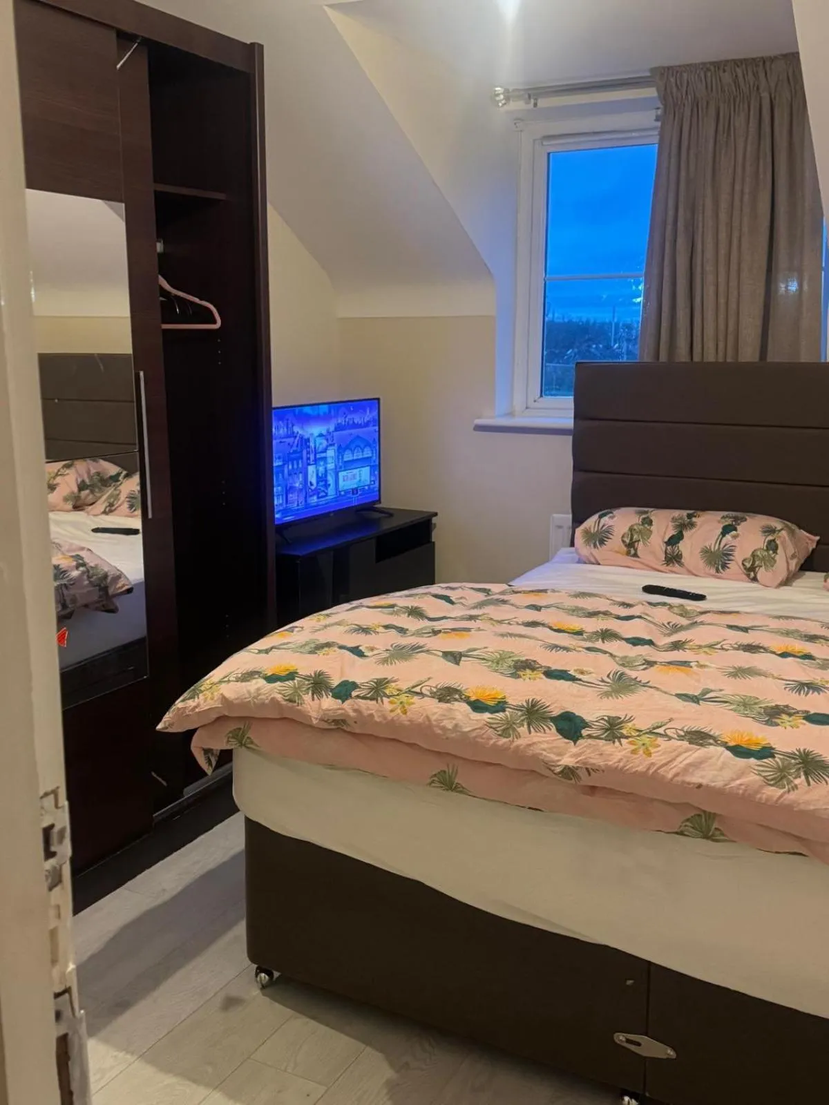 TV and multimedia, Bed in Komegloba Mega room