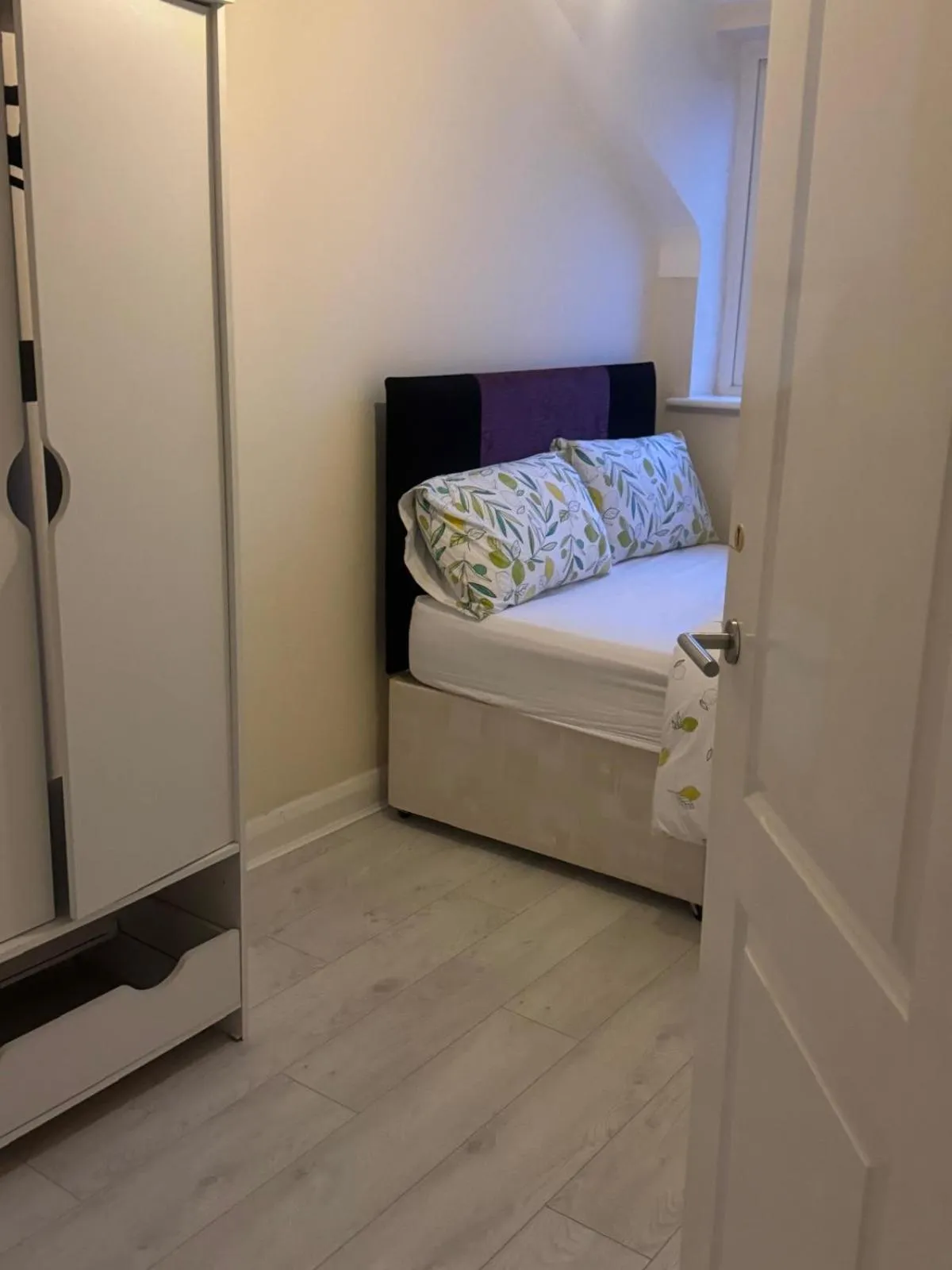 Bedroom, Bed in Komegloba Mega room