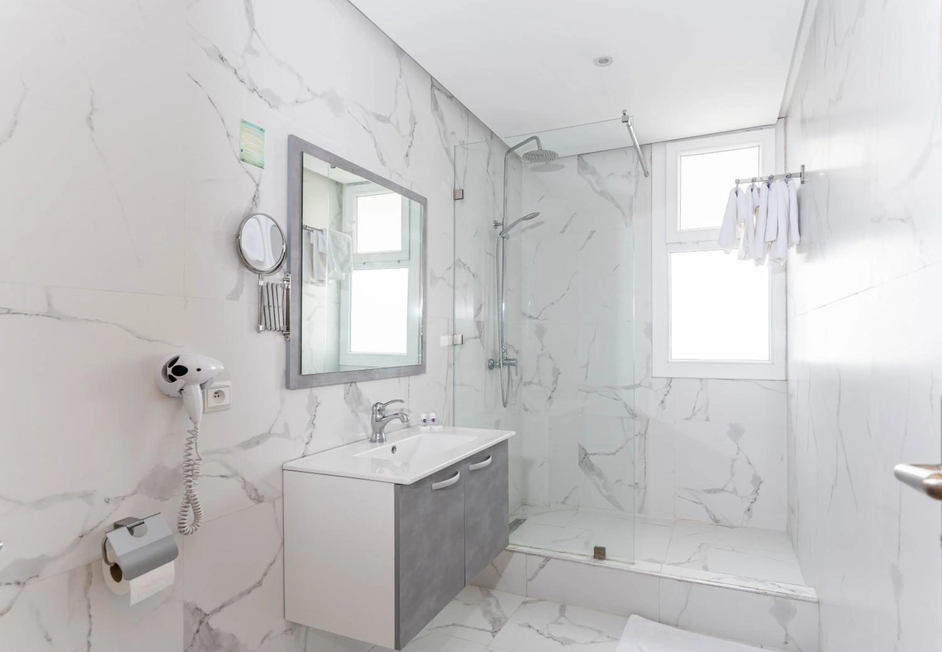 Shower in Hotel Mamora Kénitra