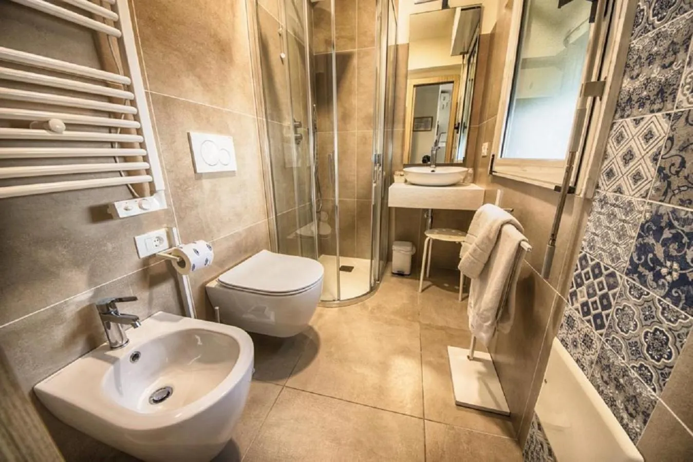 Bed in Hotel Splendid