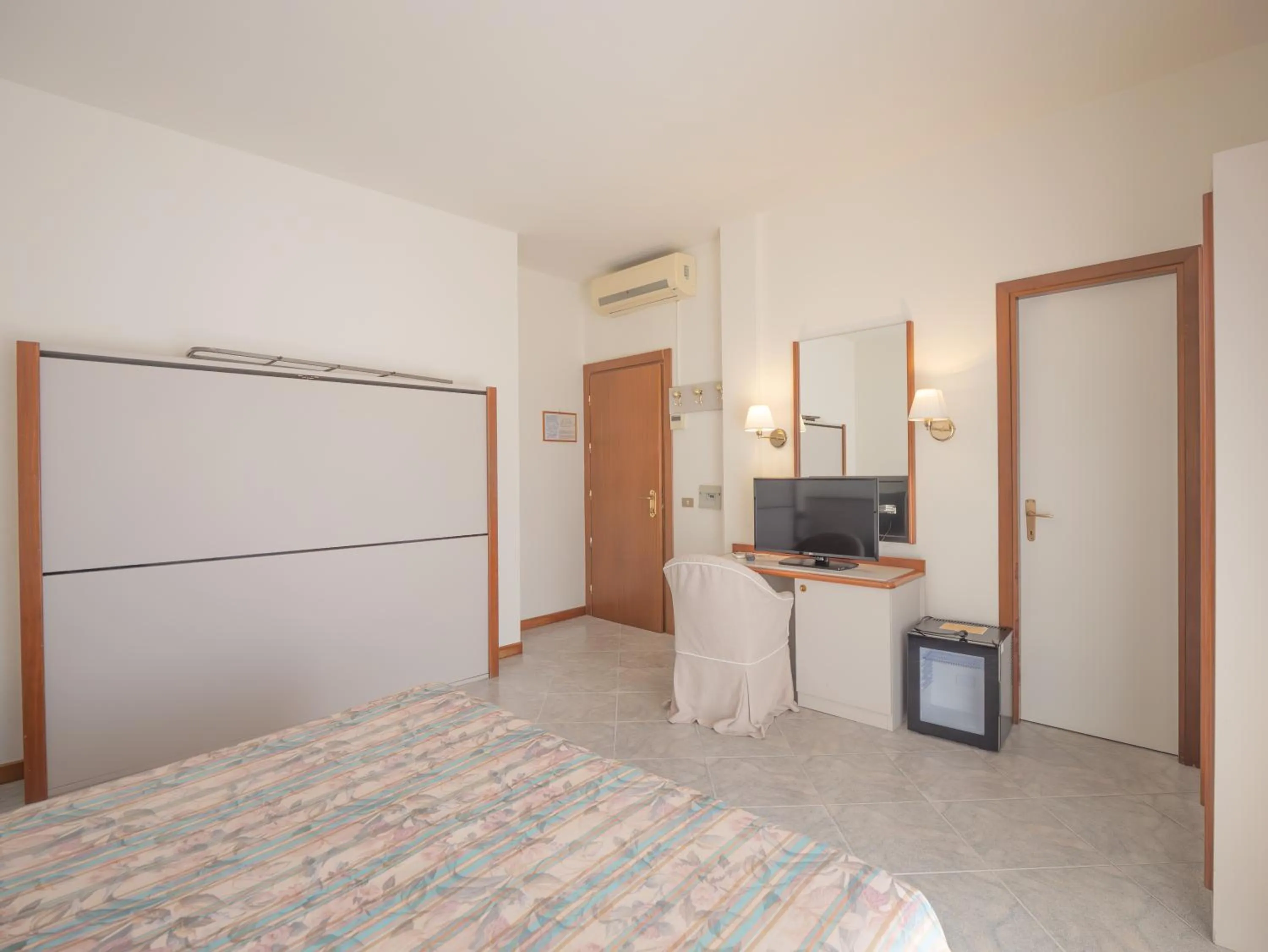 Bed in Hotel Splendid