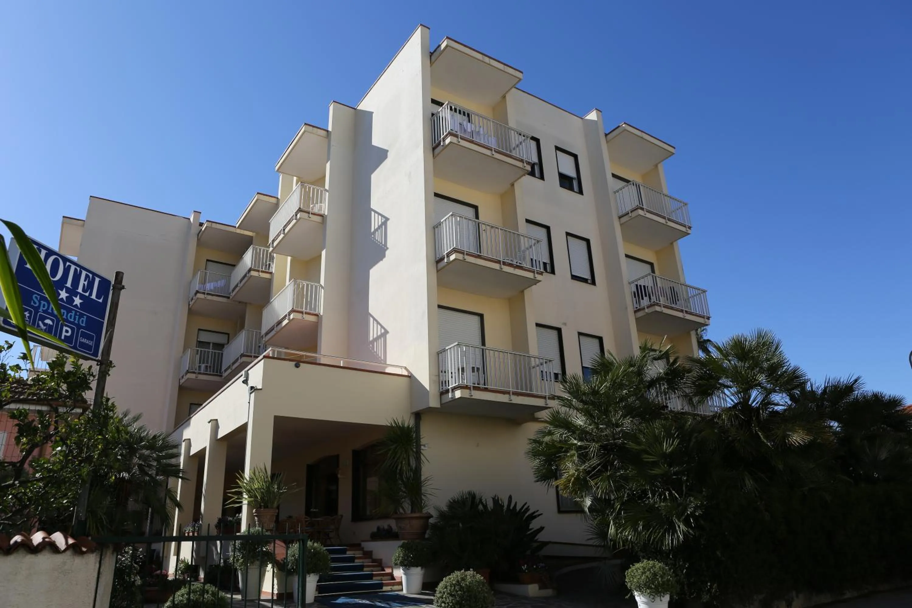 Property building in Hotel Splendid