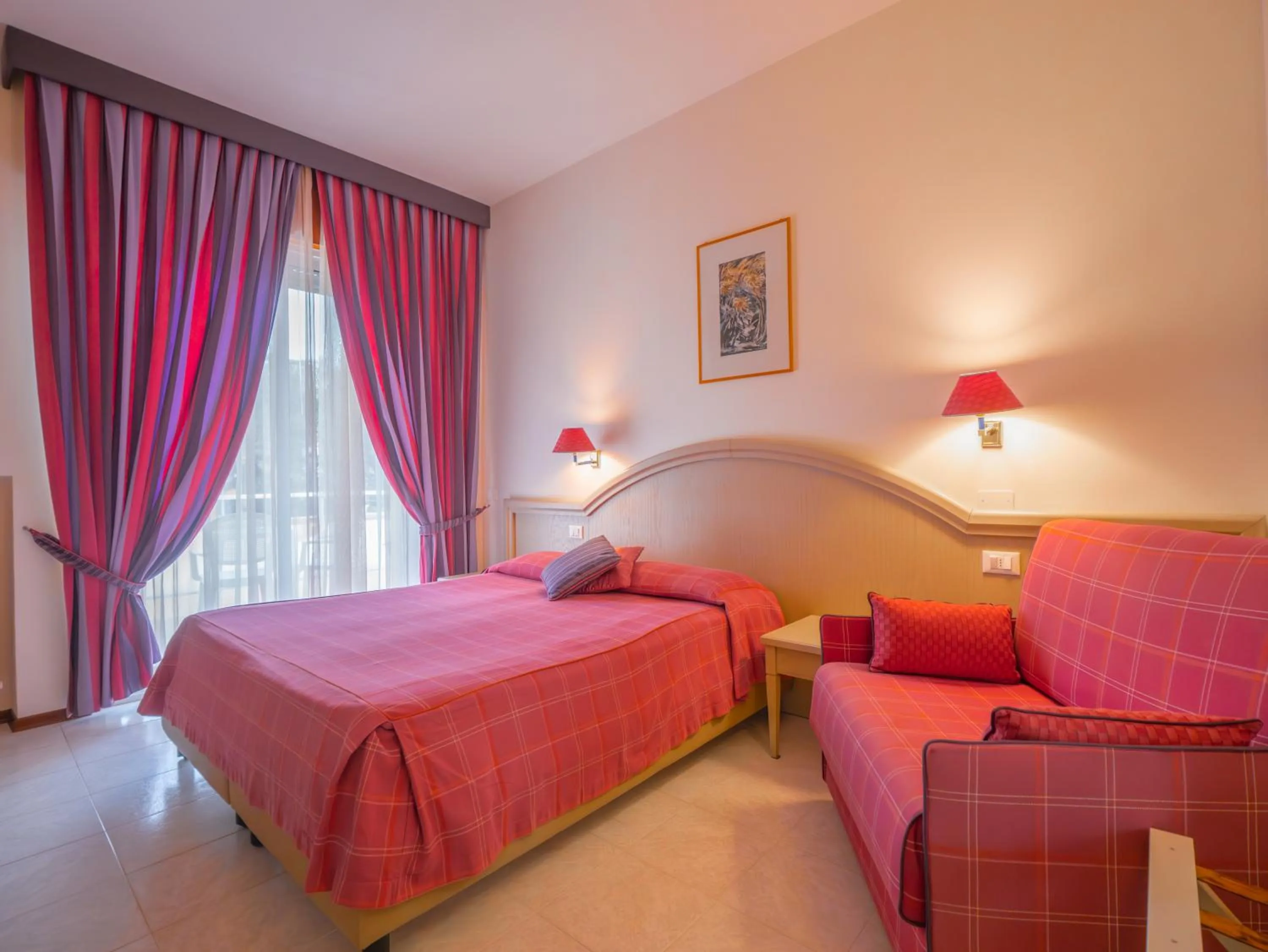 View (from property/room), Bed in Hotel Splendid