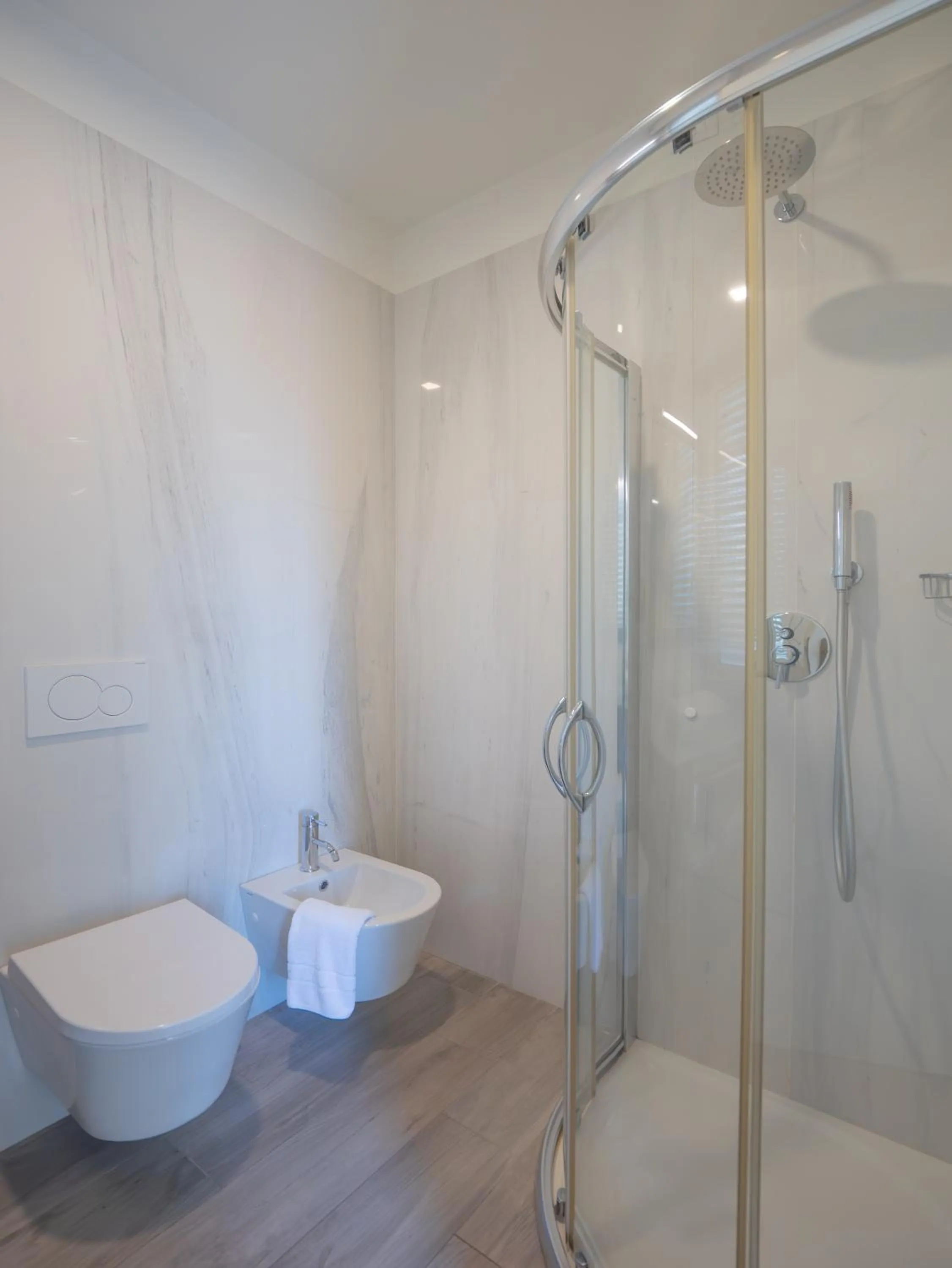 Shower in Hotel Splendid