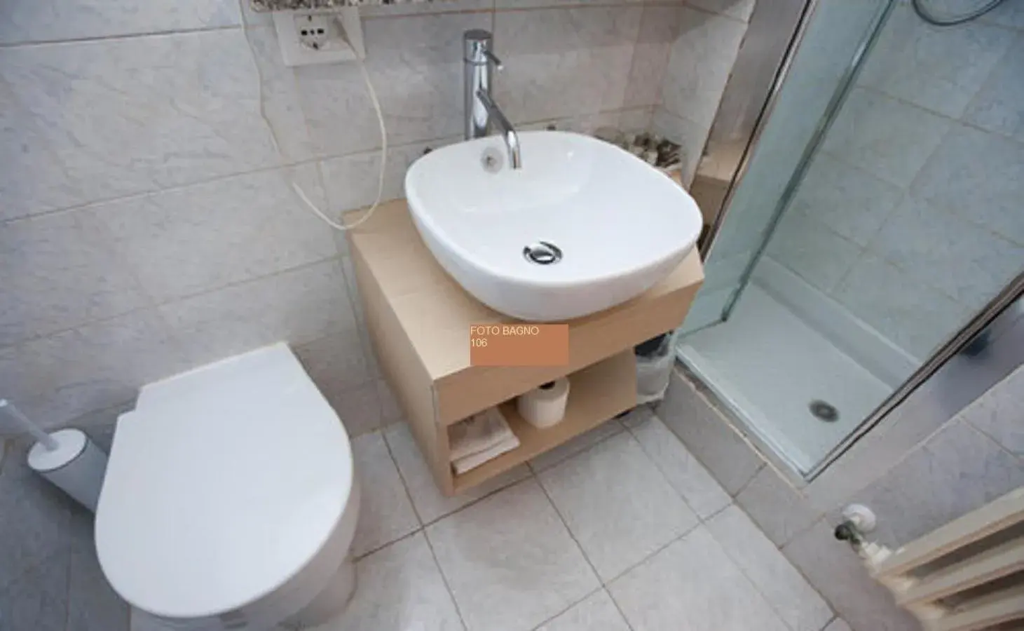 Single Room in Hotel Splendid Single Room in Hotel Splendid