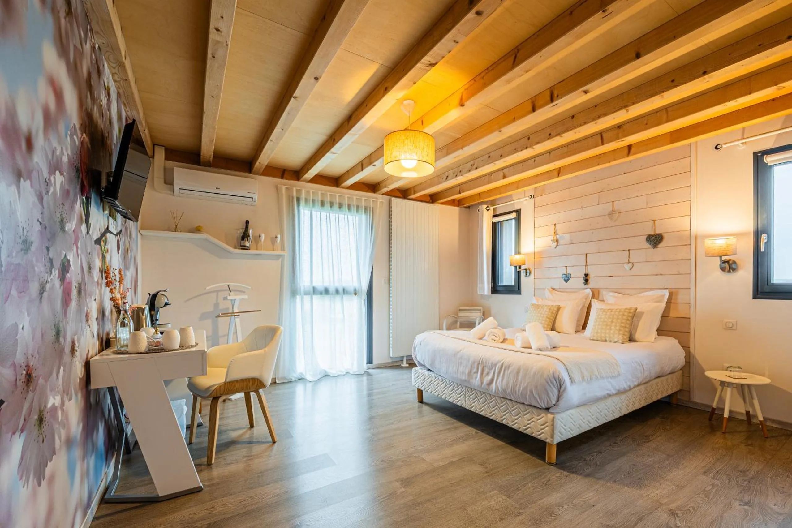 Bedroom, Bed in Ome sweet home