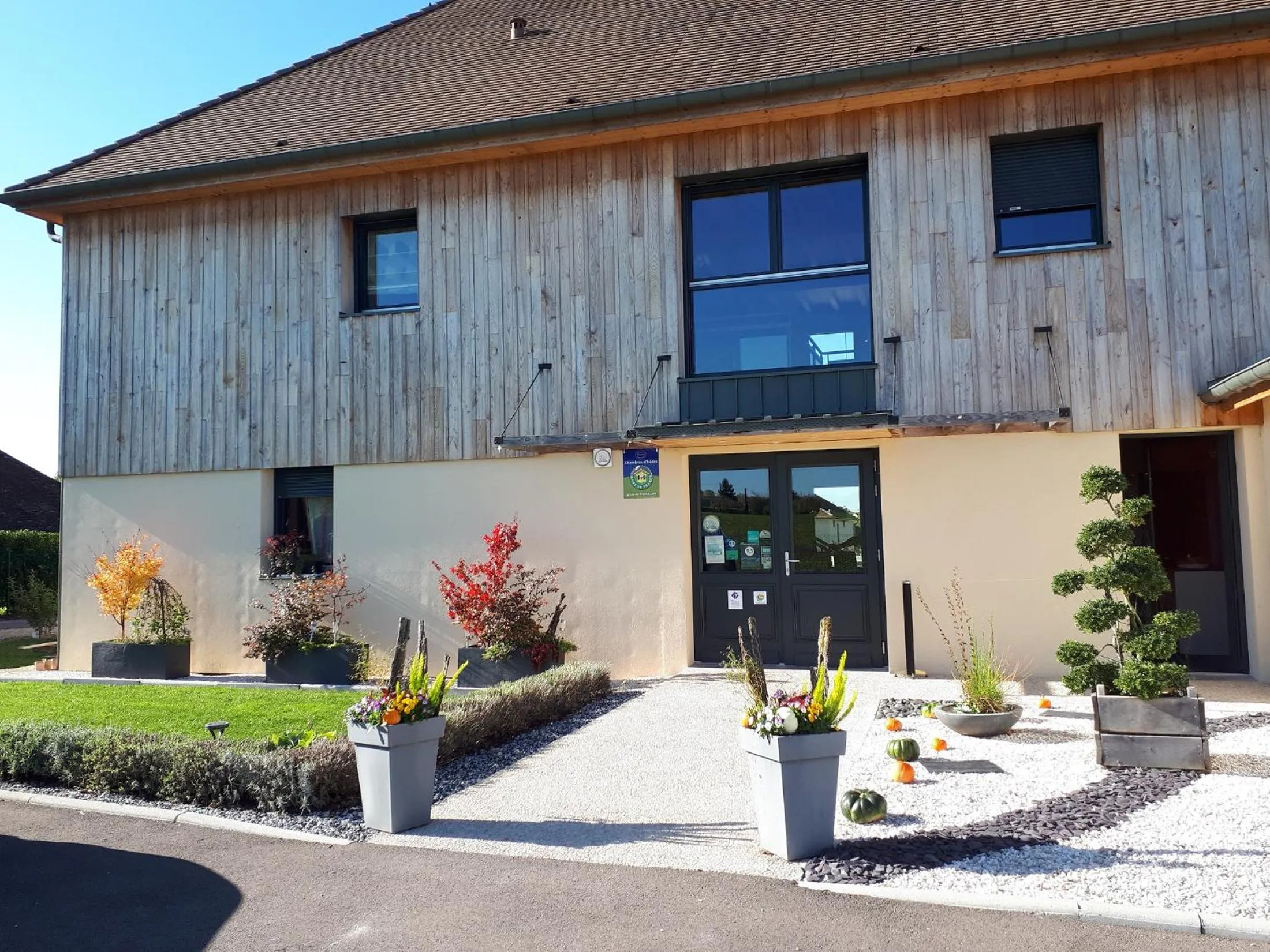 Facade/entrance in Ome sweet home