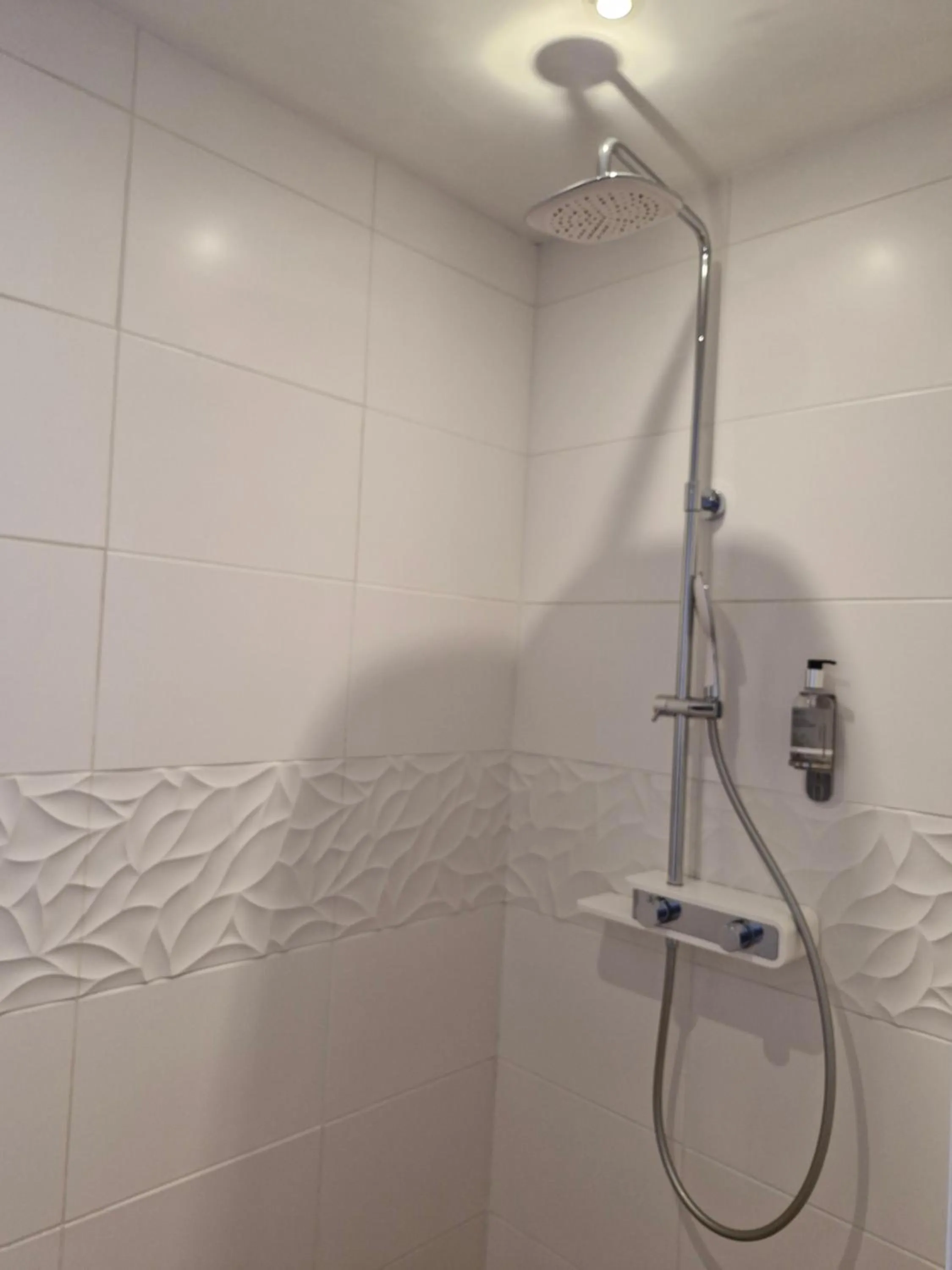 Shower in Ome sweet home