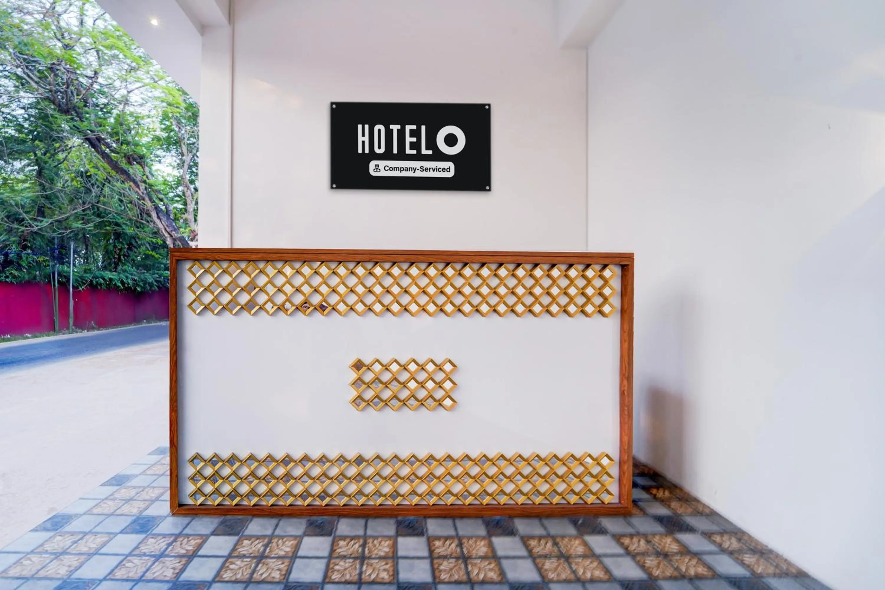 Hotel O Gandhi Nagar Near South Railway Backgate