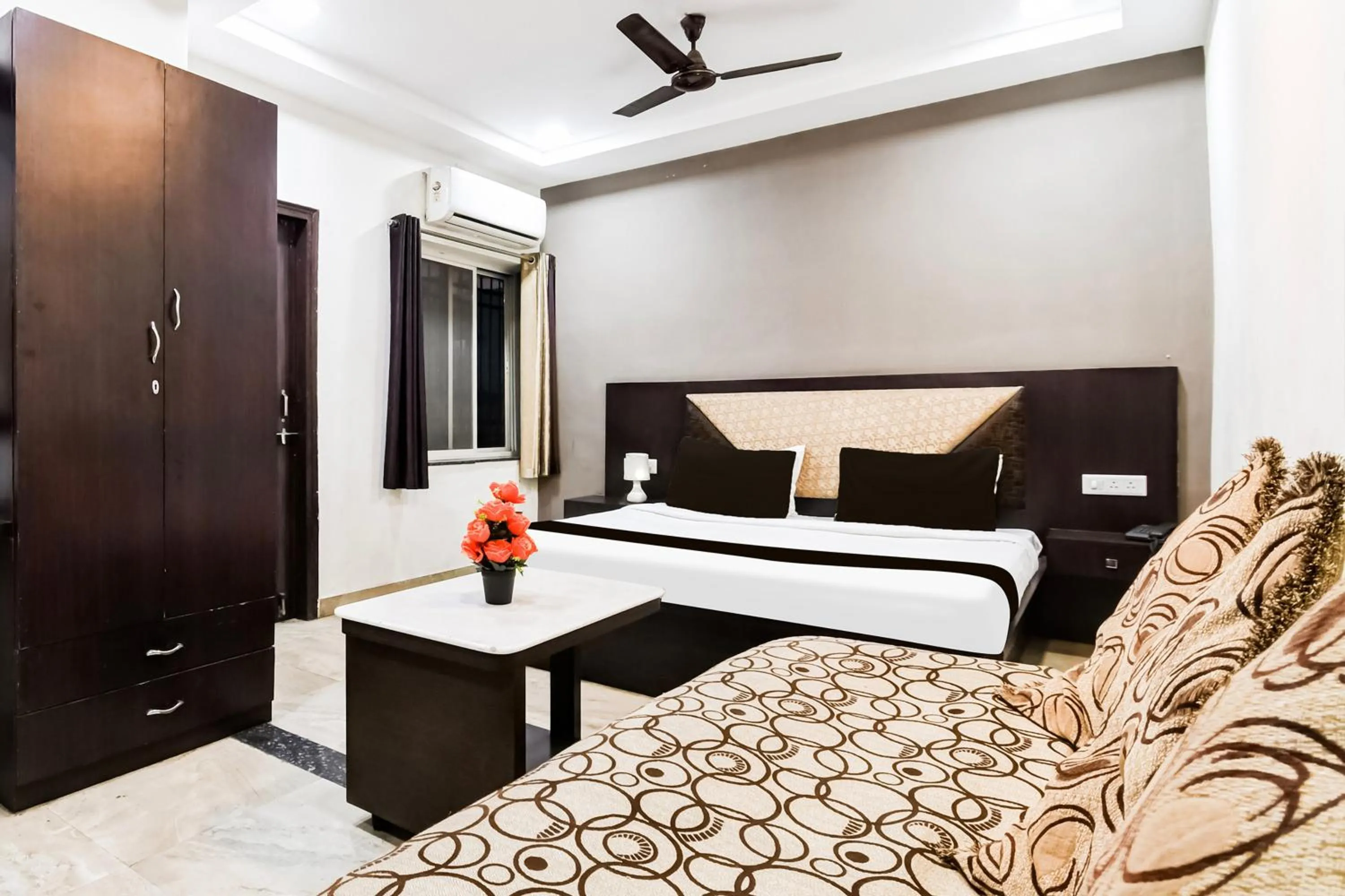Bedroom, Bed in Hotel O Raipur City Center Formerly South Inn