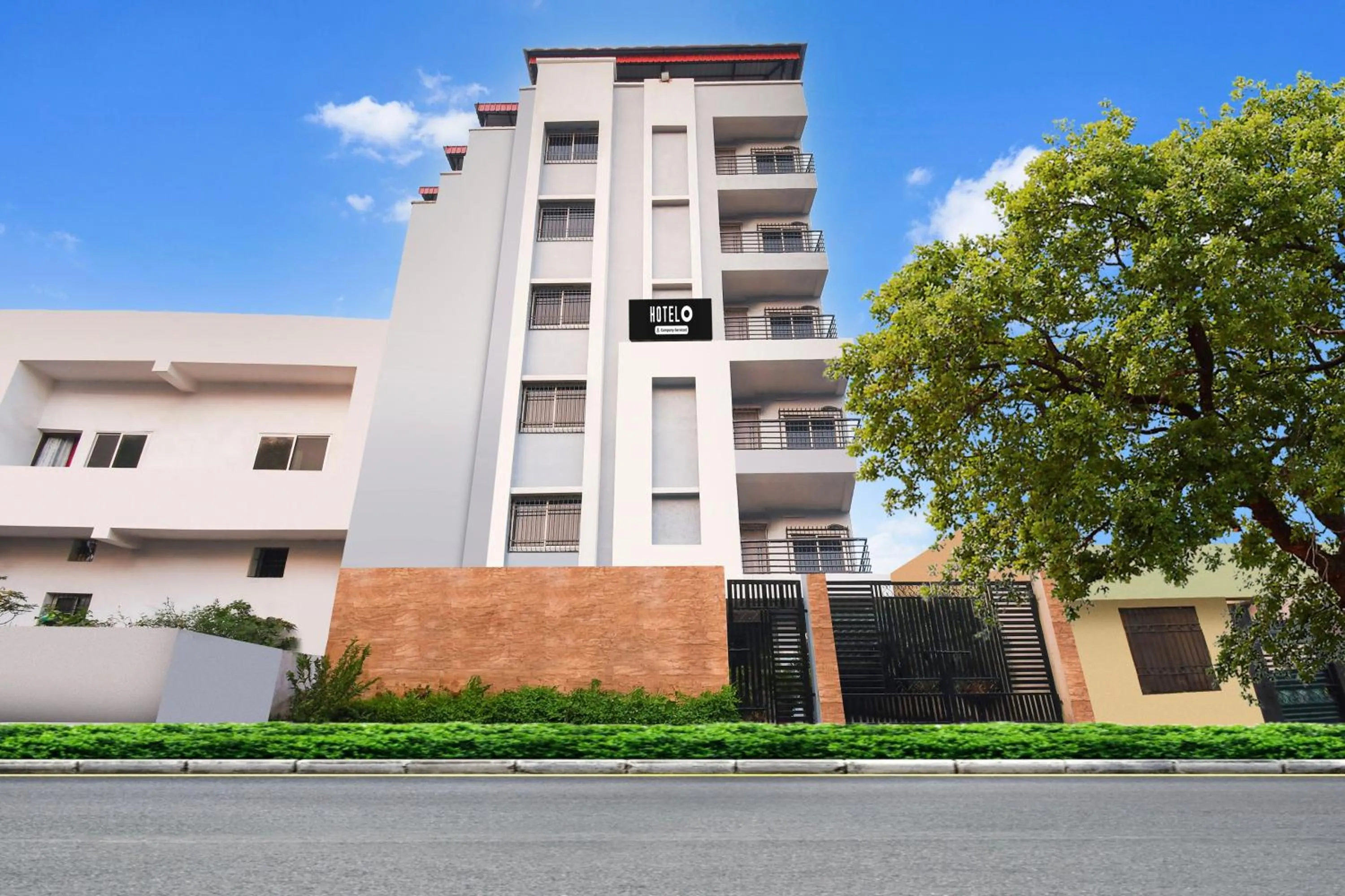 Facade/entrance in Hotel O Raipur City Center Formerly South Inn