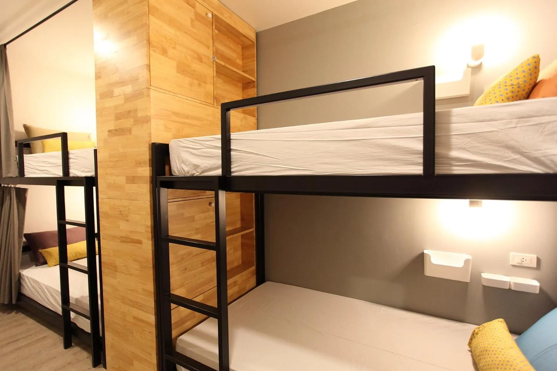 bunk bed in Lupta Hostel Patong Hideaway