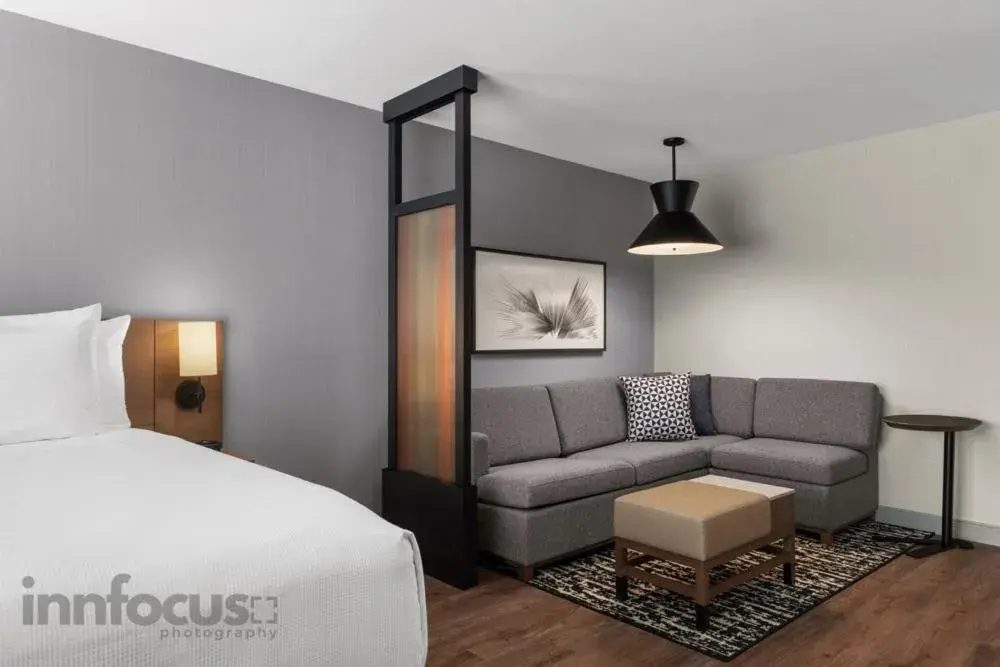 King Room with Sofa Bed in Hyatt Place Mississauga / Airport Corp Center King Room with Sofa Bed in Hyatt Place Mississauga / Airport Corp Center