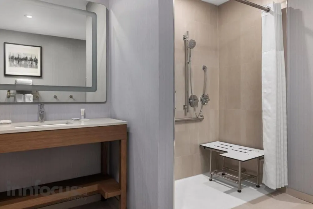 Bathroom in Hyatt Place Mississauga / Airport Corp Center