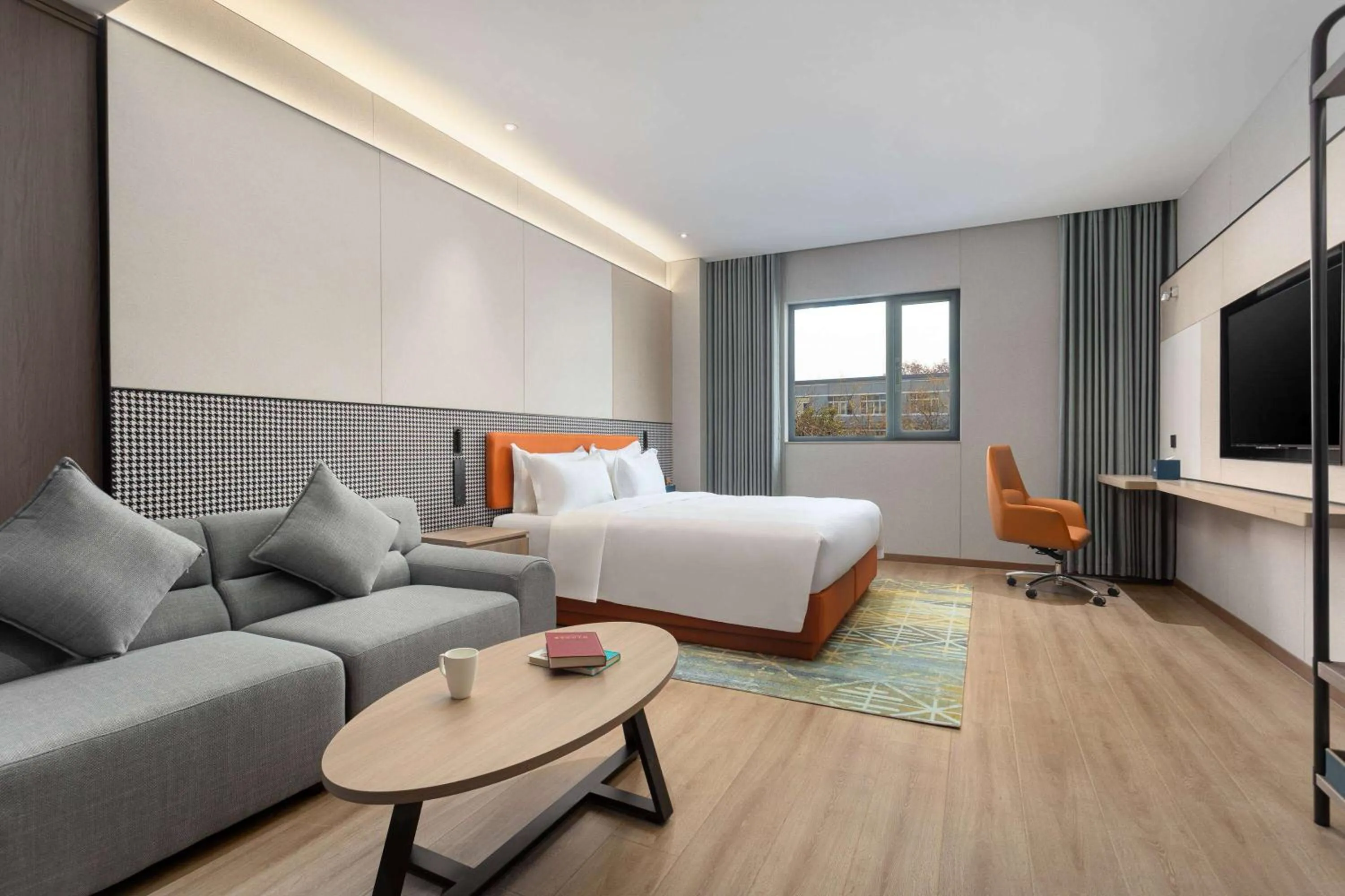 Photo of the whole room, Bed in Days Inn by Wyndham Xi'an Yanliang