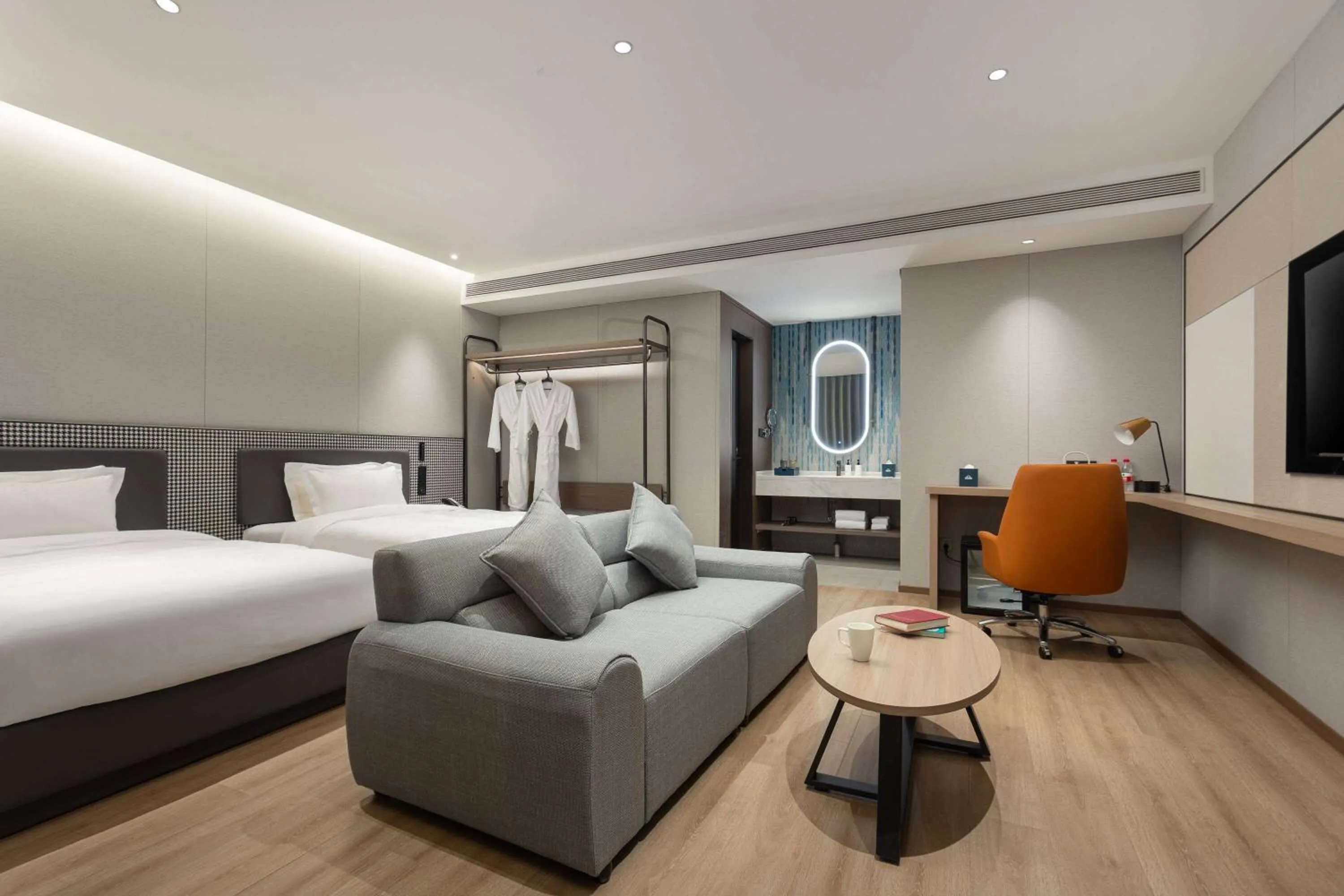 Photo of the whole room, Bed in Days Inn by Wyndham Xi'an Yanliang