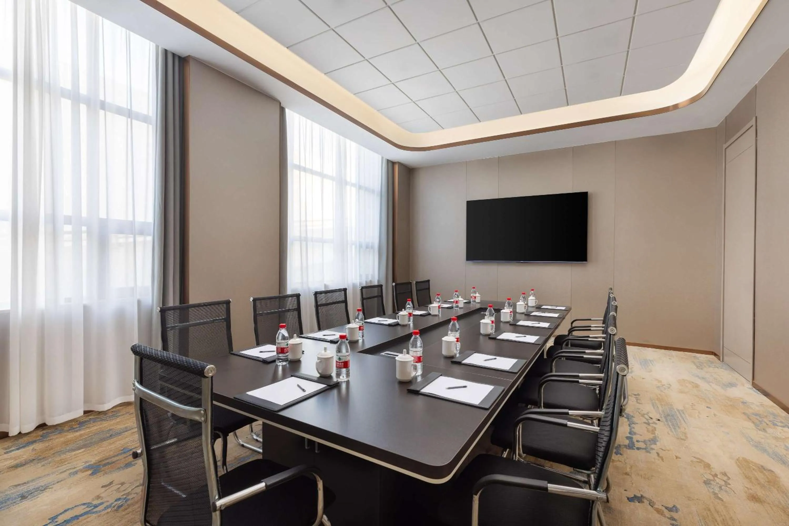 Meeting/conference room in Ramada Encore by Wyndham Jingzhou Shashi