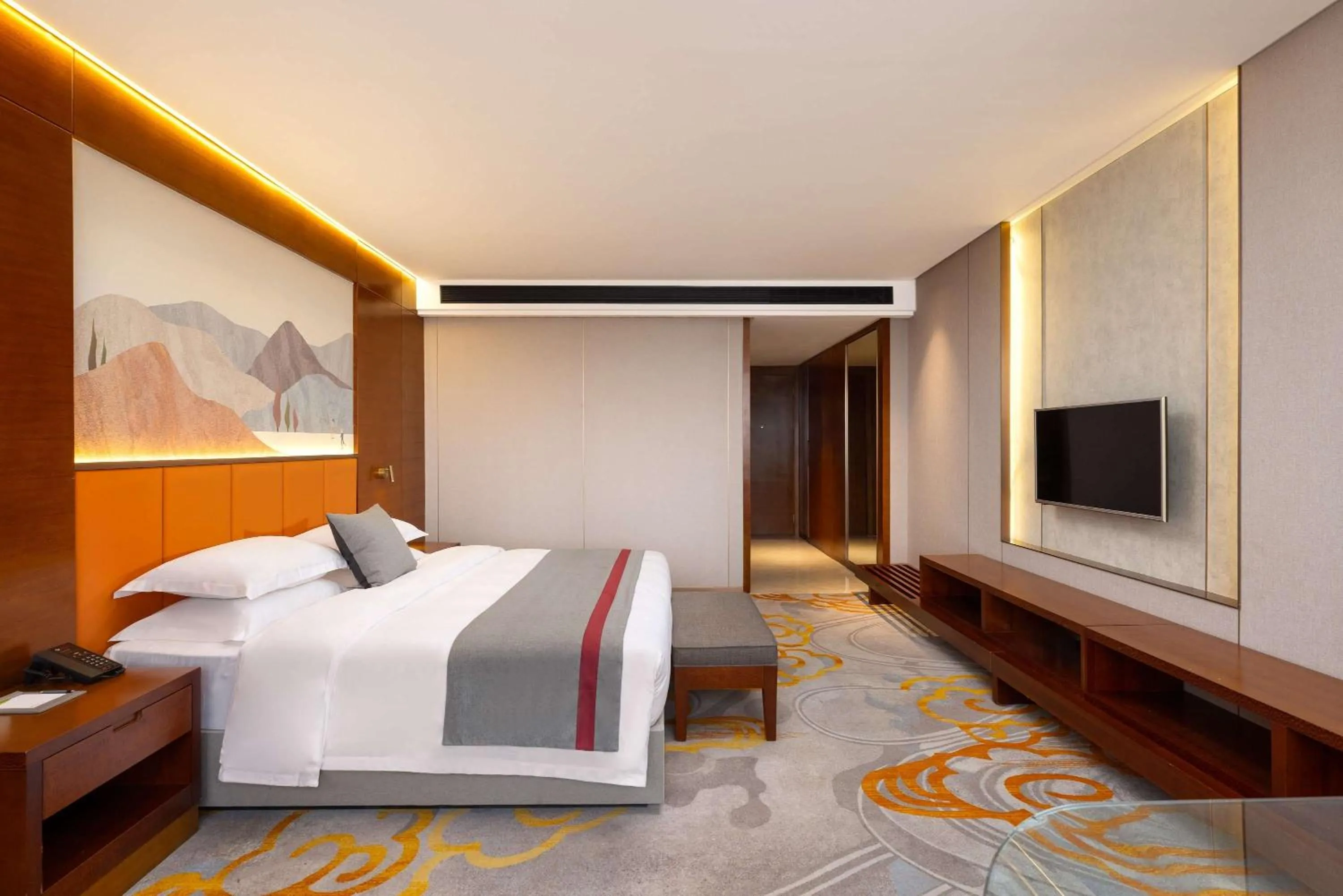 Photo of the whole room in Ramada Encore by Wyndham Jingzhou Shashi