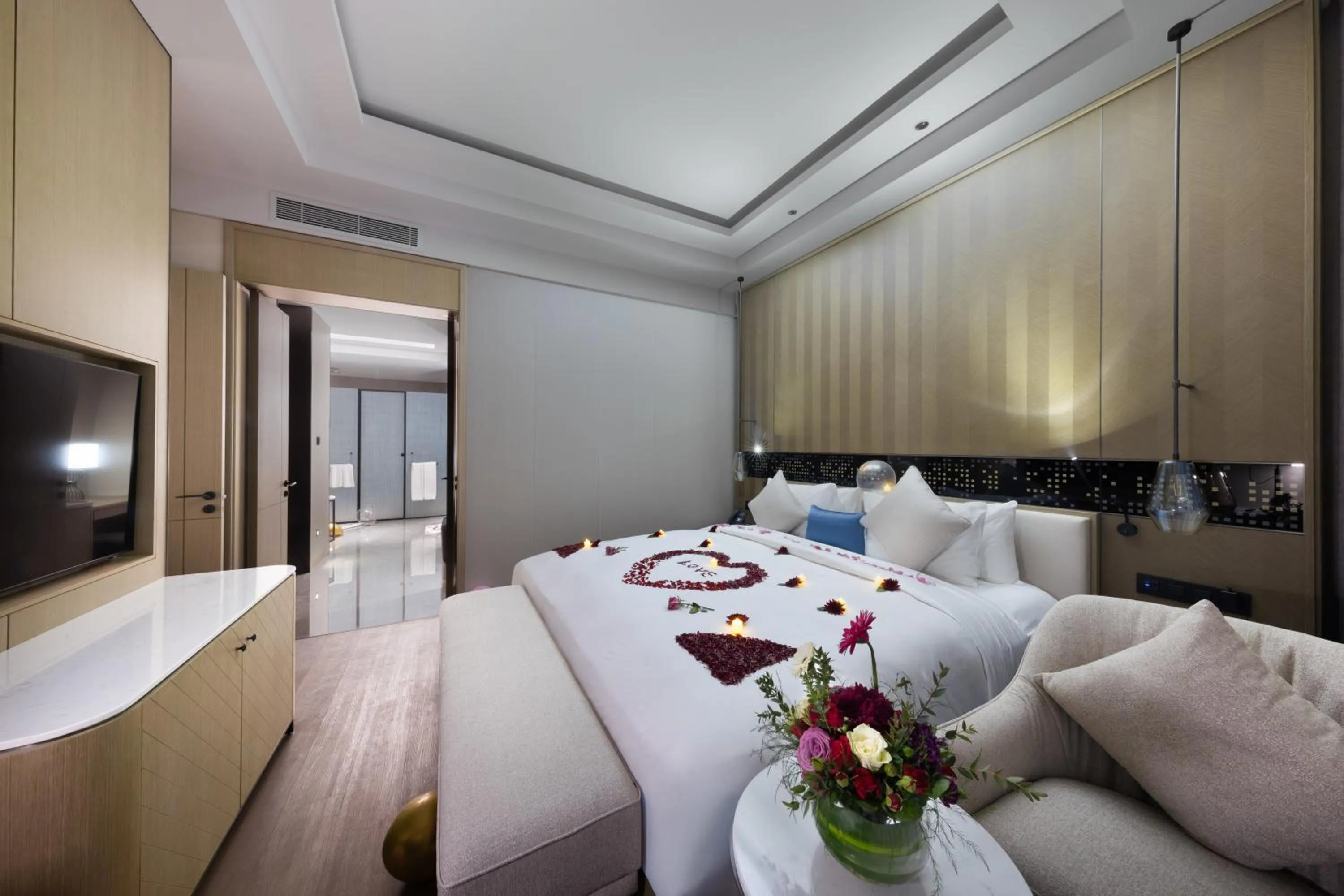 Junior Suite - One Bedroom with Bath Tub in Braira Hafar Al-Batin