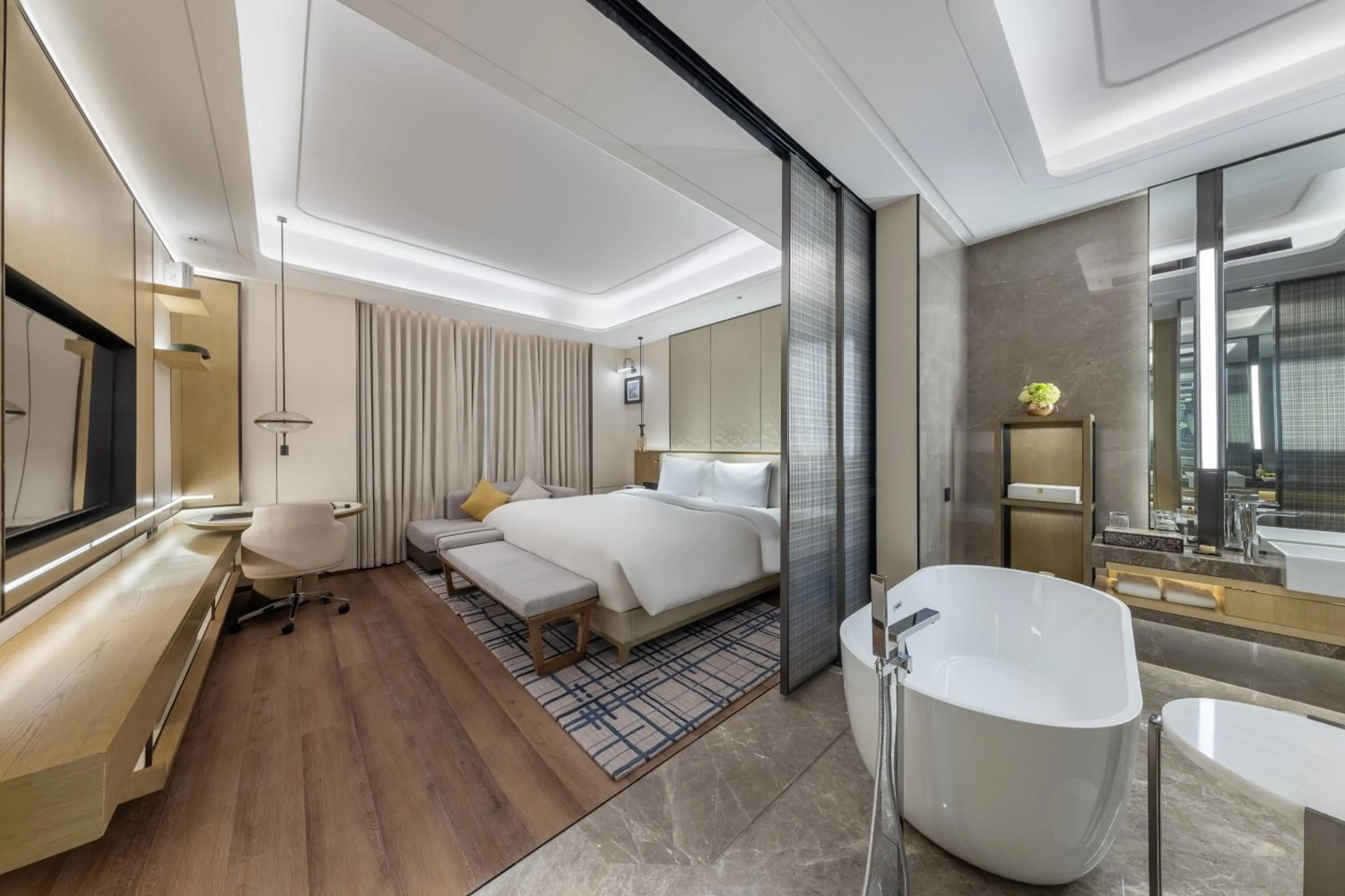 Grand Superior King with Bath Tub in Braira Hafar Al-Batin