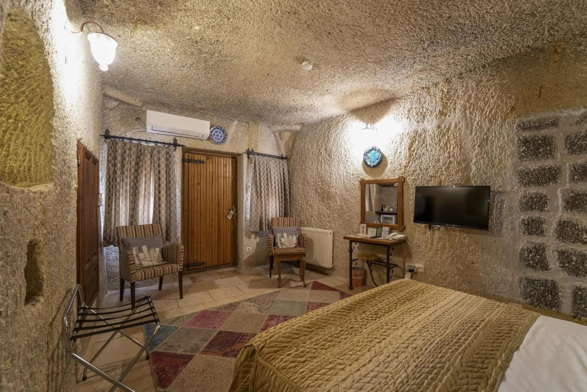 Photo of the whole room, Bed in Tekkaya Cave Hotel