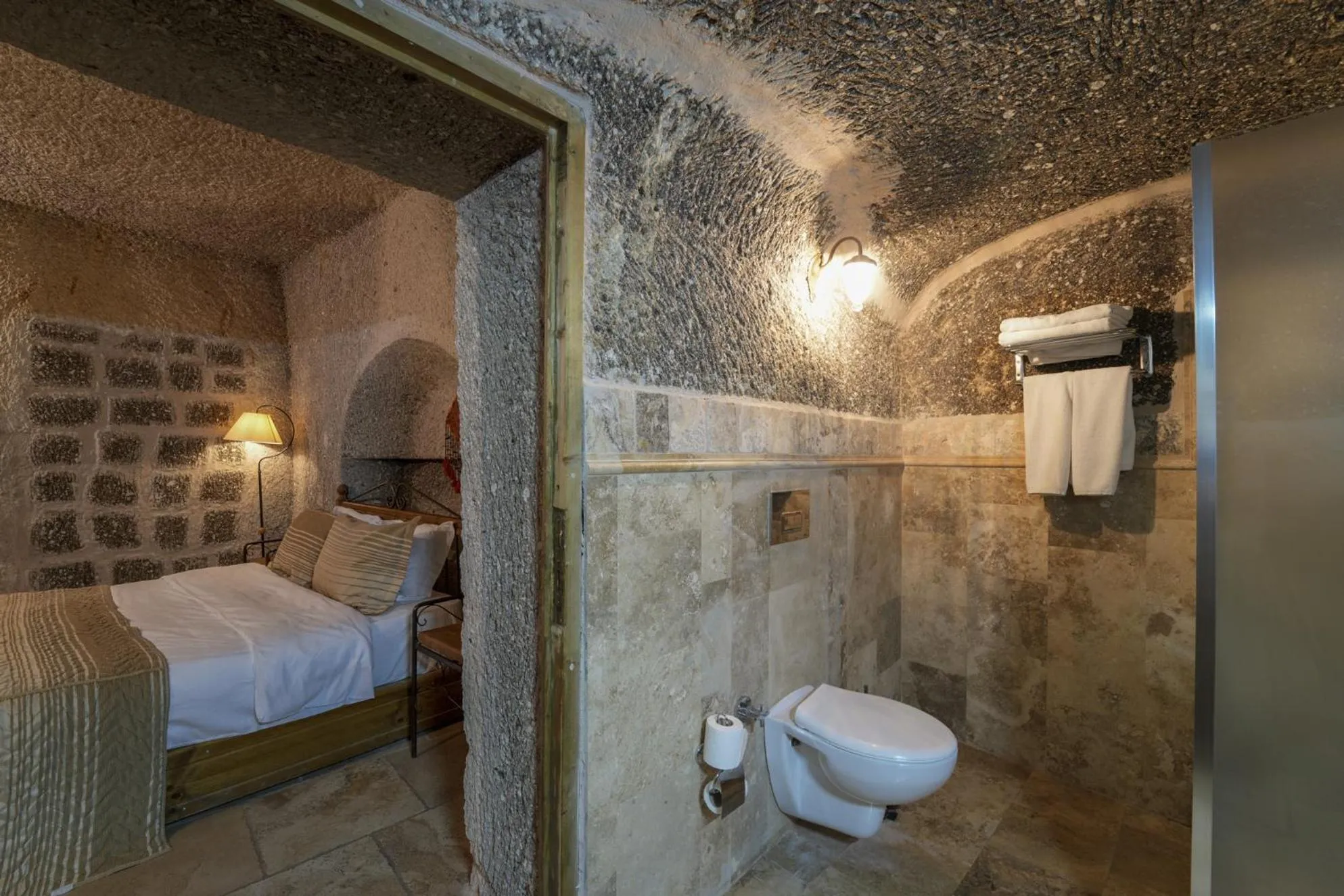 Shower, Bed in Tekkaya Cave Hotel