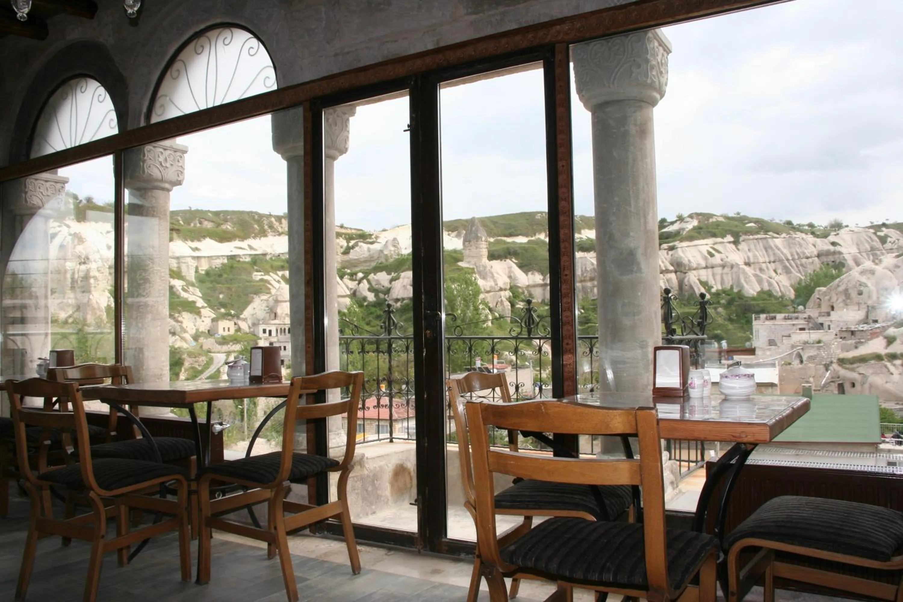 Restaurant/places to eat in Tekkaya Cave Hotel