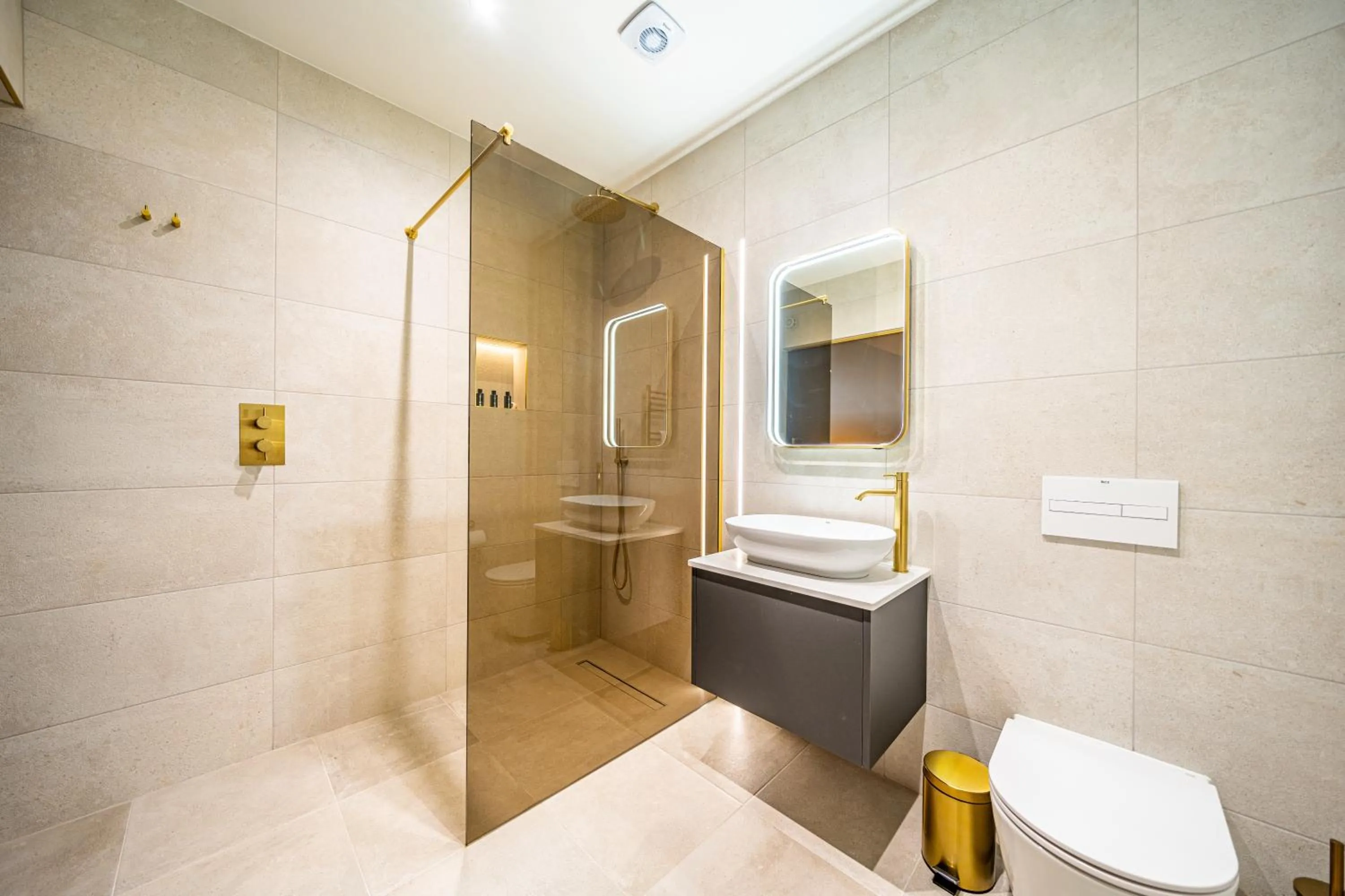 Shower in St Marys Quarters