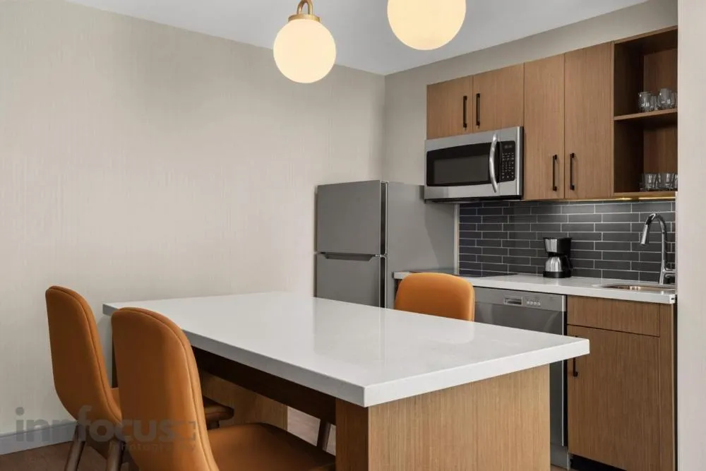 Hyatt House Mississauga / Airport Corp Center