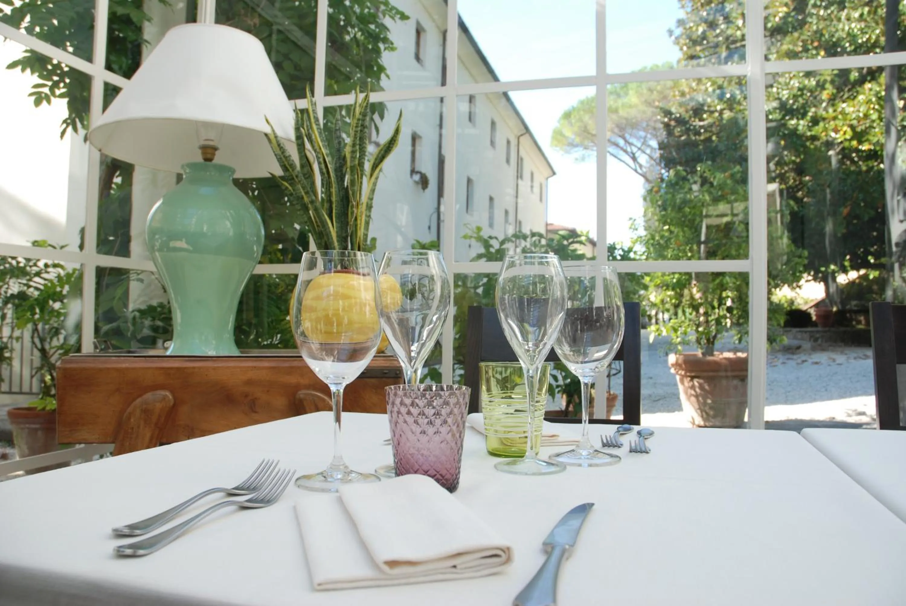 Restaurant/places to eat in Villa La Bianca