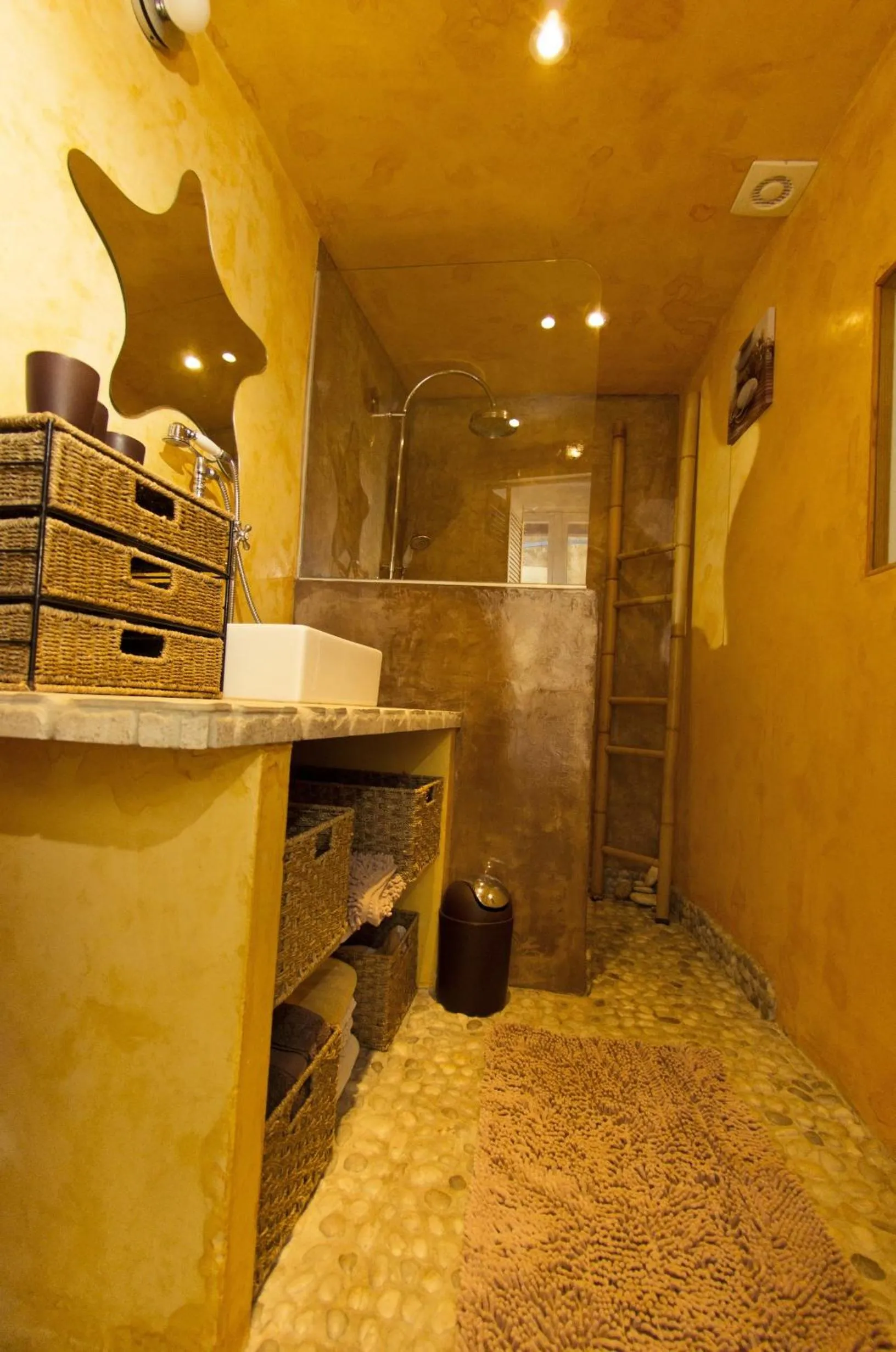 Bathroom in Gite Fa Mille maison bleu