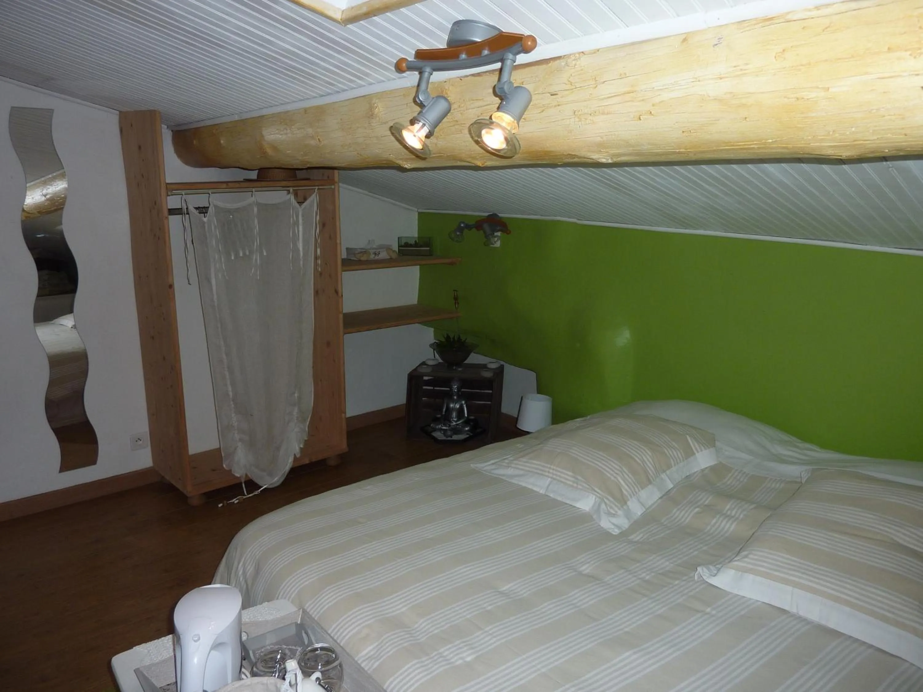 Bedroom, Bed in Gite Fa Mille maison bleu