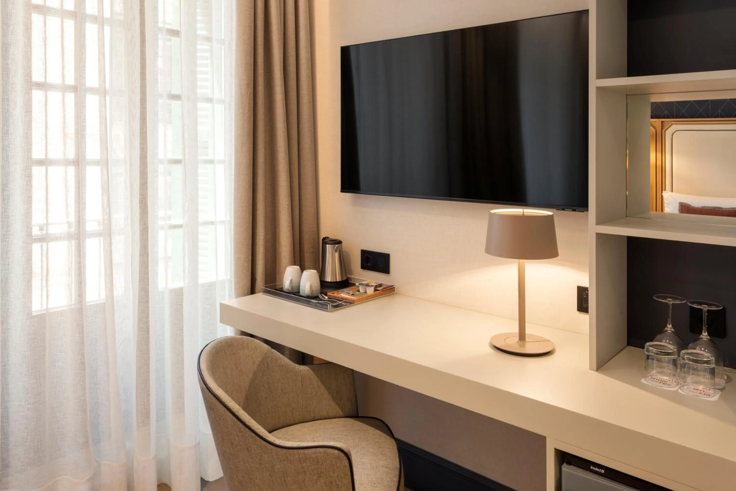 TV and multimedia in Catalonia Puerta del Mar