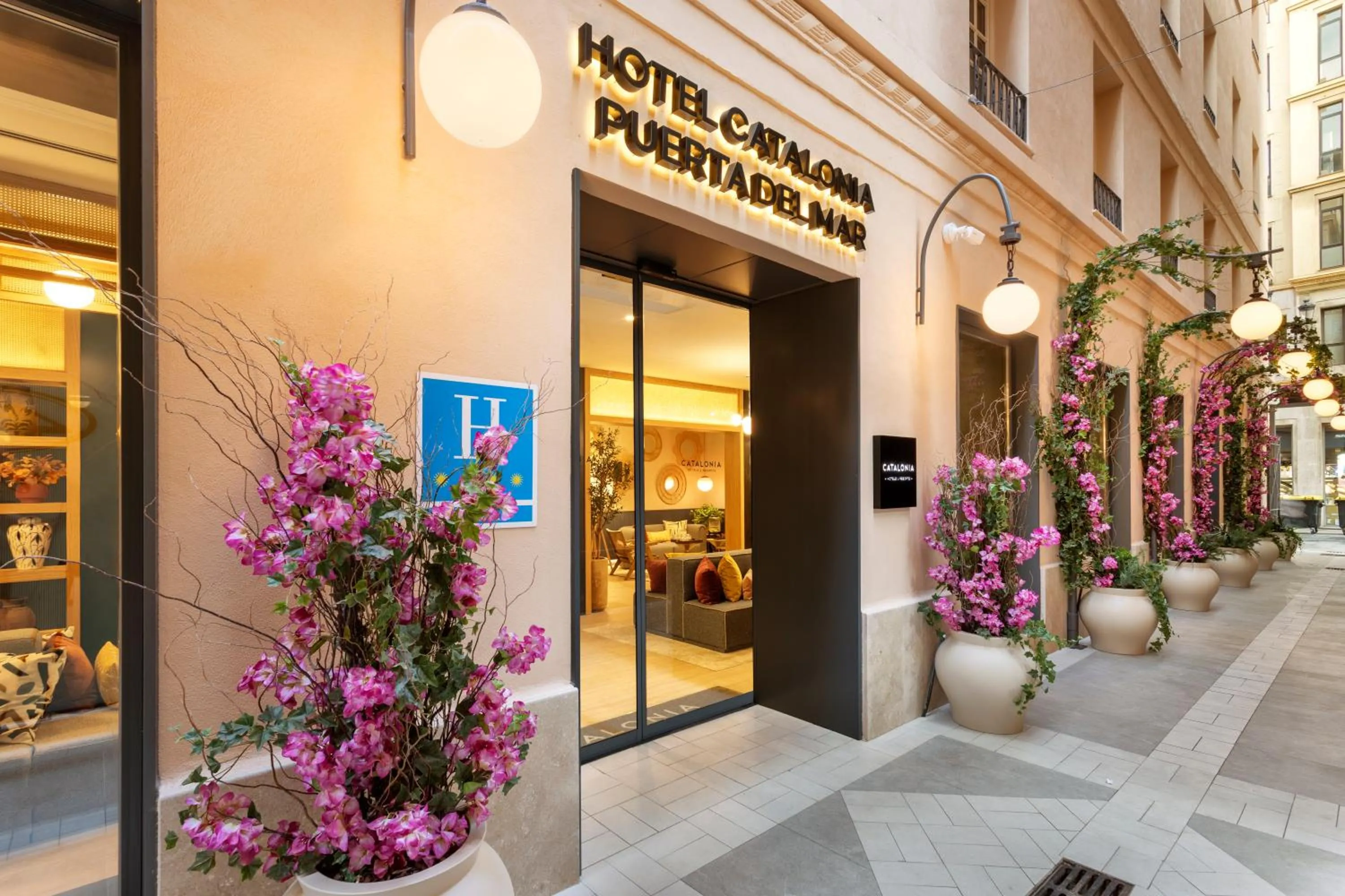 Facade/entrance in Catalonia Puerta del Mar