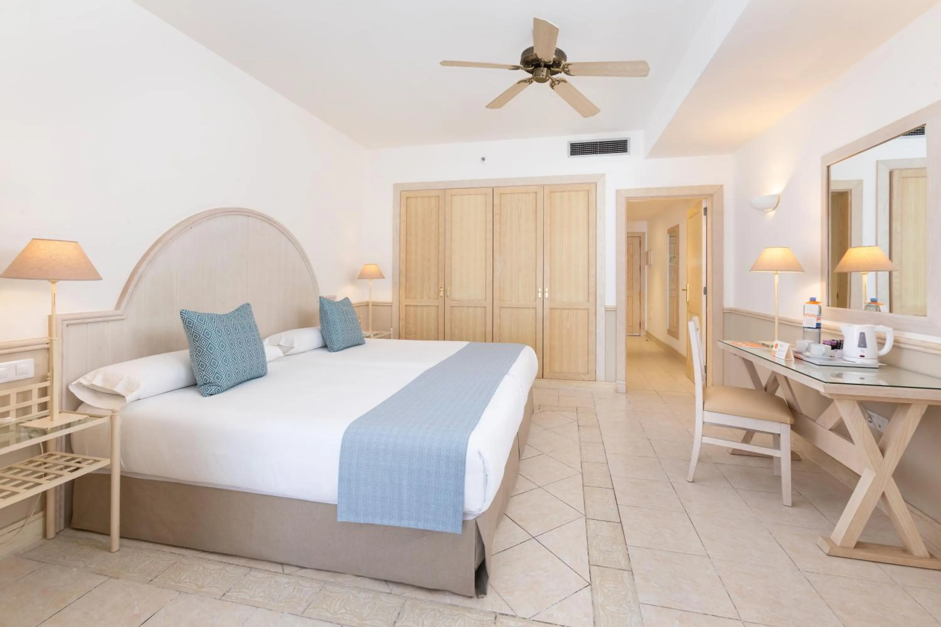 Photo of the whole room, Bed in Gran Castillo Tagoro Family & Fun Playa Blanca
