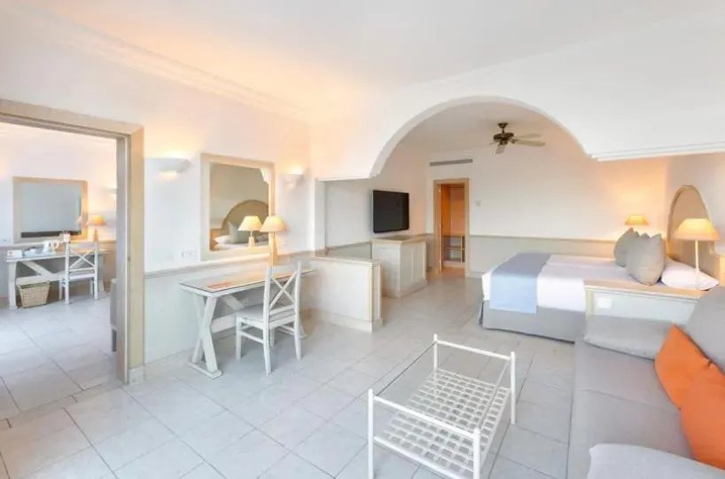 Photo of the whole room in Gran Castillo Tagoro Family & Fun Playa Blanca