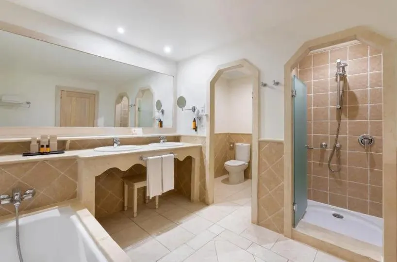 Bathroom in Gran Castillo Tagoro Family & Fun Playa Blanca