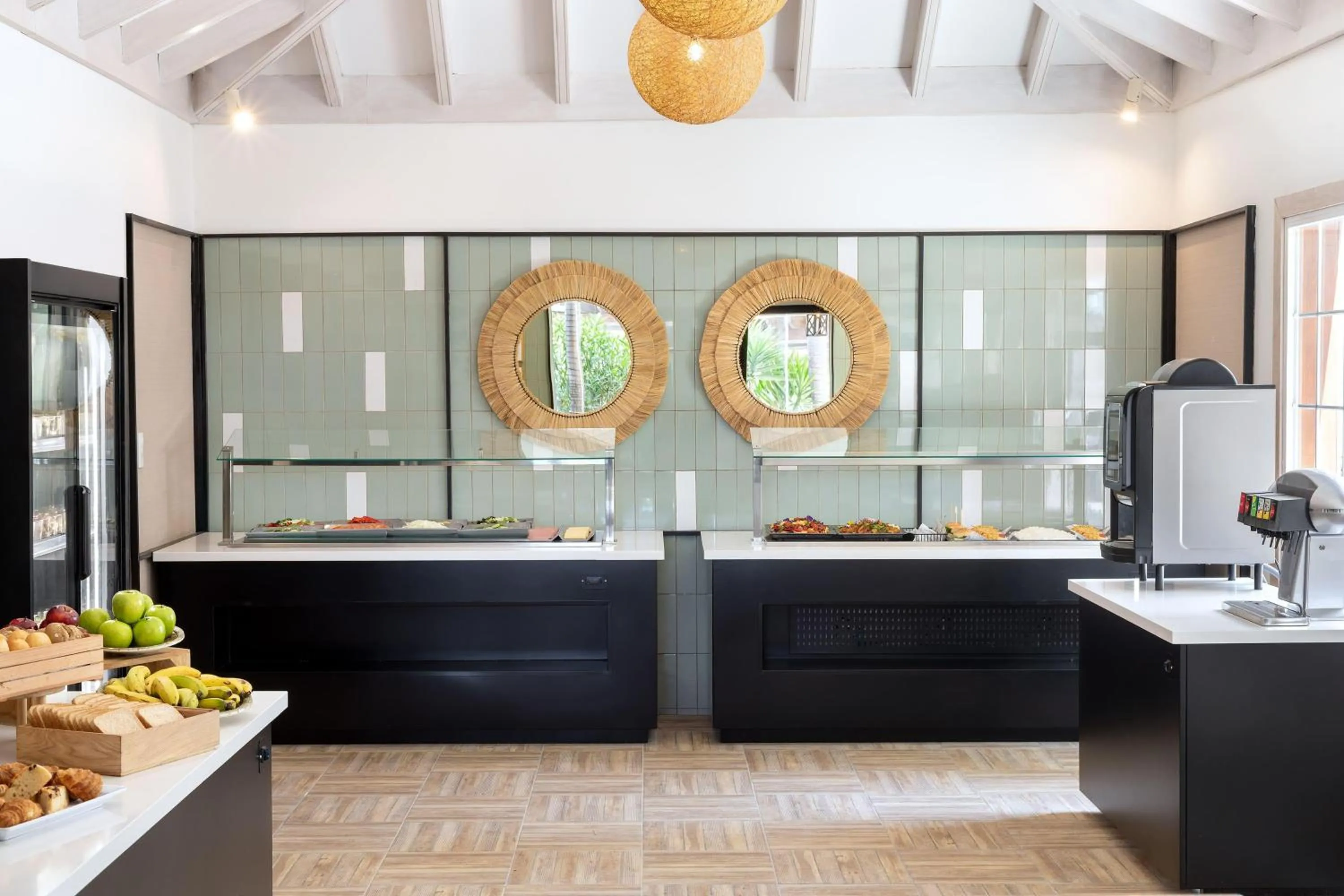 Restaurant/places to eat in Gran Castillo Tagoro Family & Fun Playa Blanca