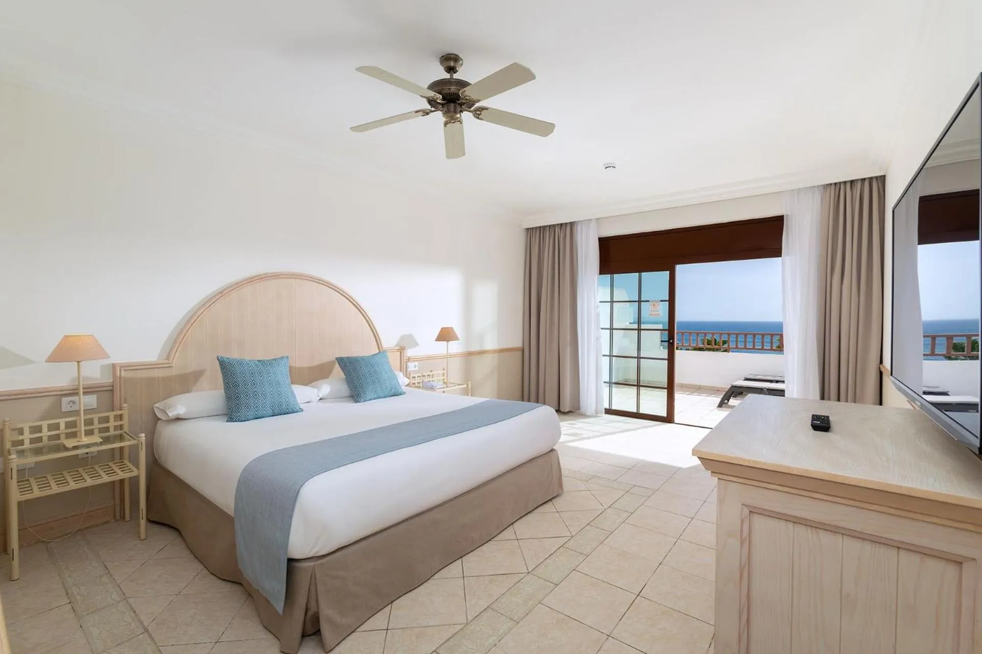 Bedroom, Bed in Gran Castillo Tagoro Family & Fun Playa Blanca