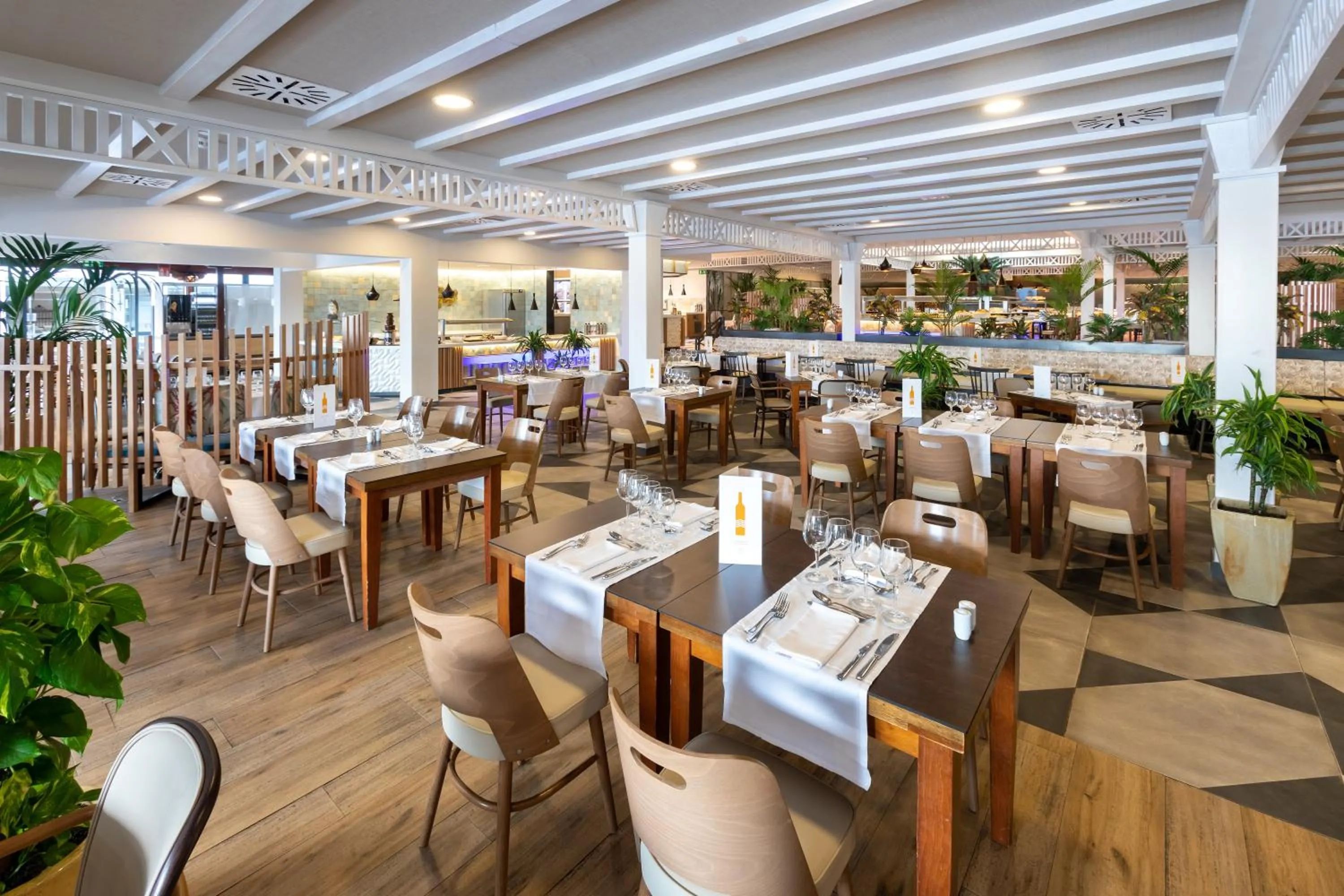 Restaurant/places to eat in Gran Castillo Tagoro Family & Fun Playa Blanca