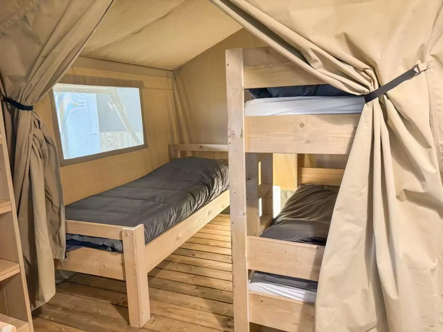 bunk bed, Bed in Toftum Bjerge Camping & Cottages