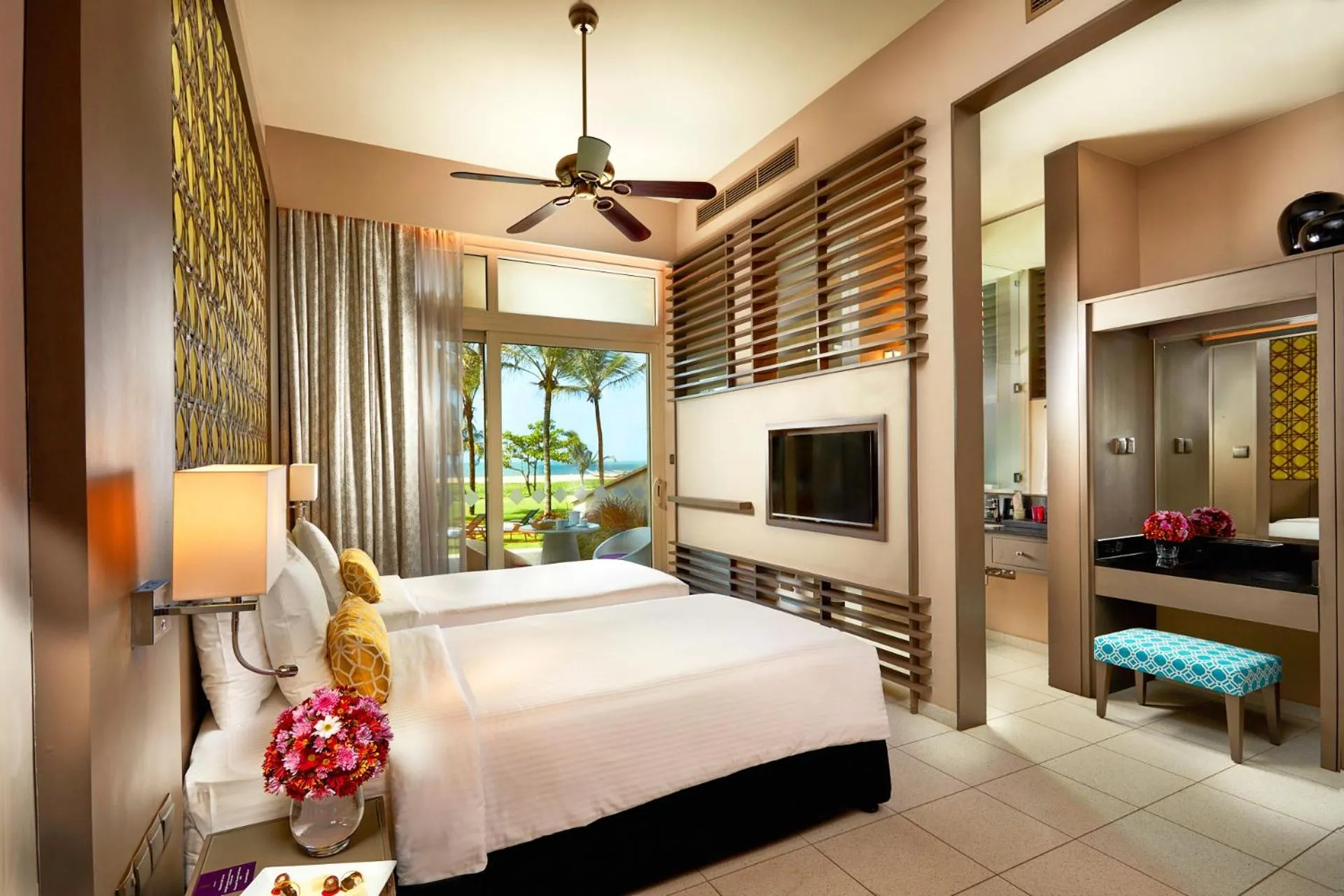 Deluxe Twin Room with Sea View - single occupancy in Sentido Heritance Negombo