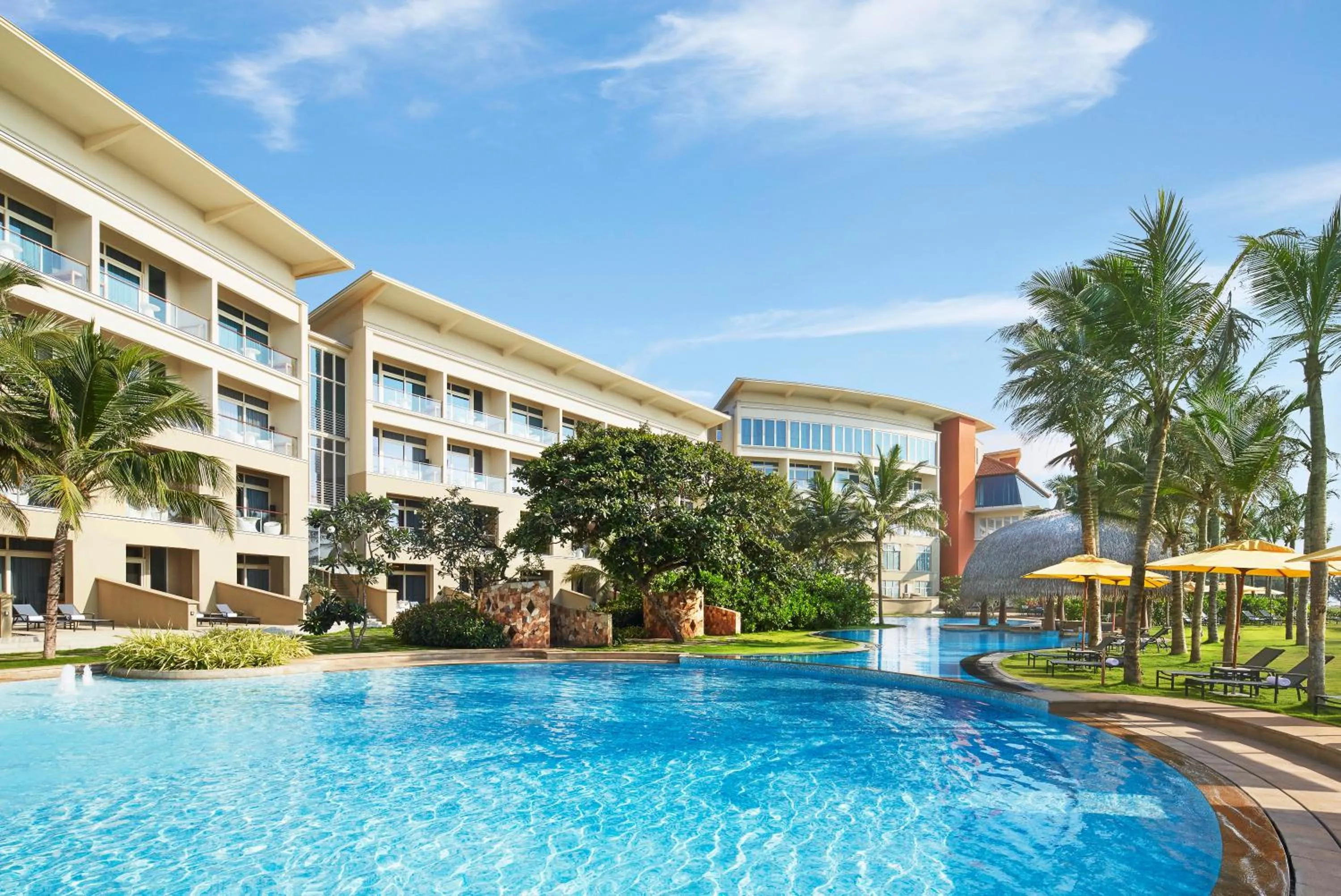Swimming pool in Sentido Heritance Negombo
