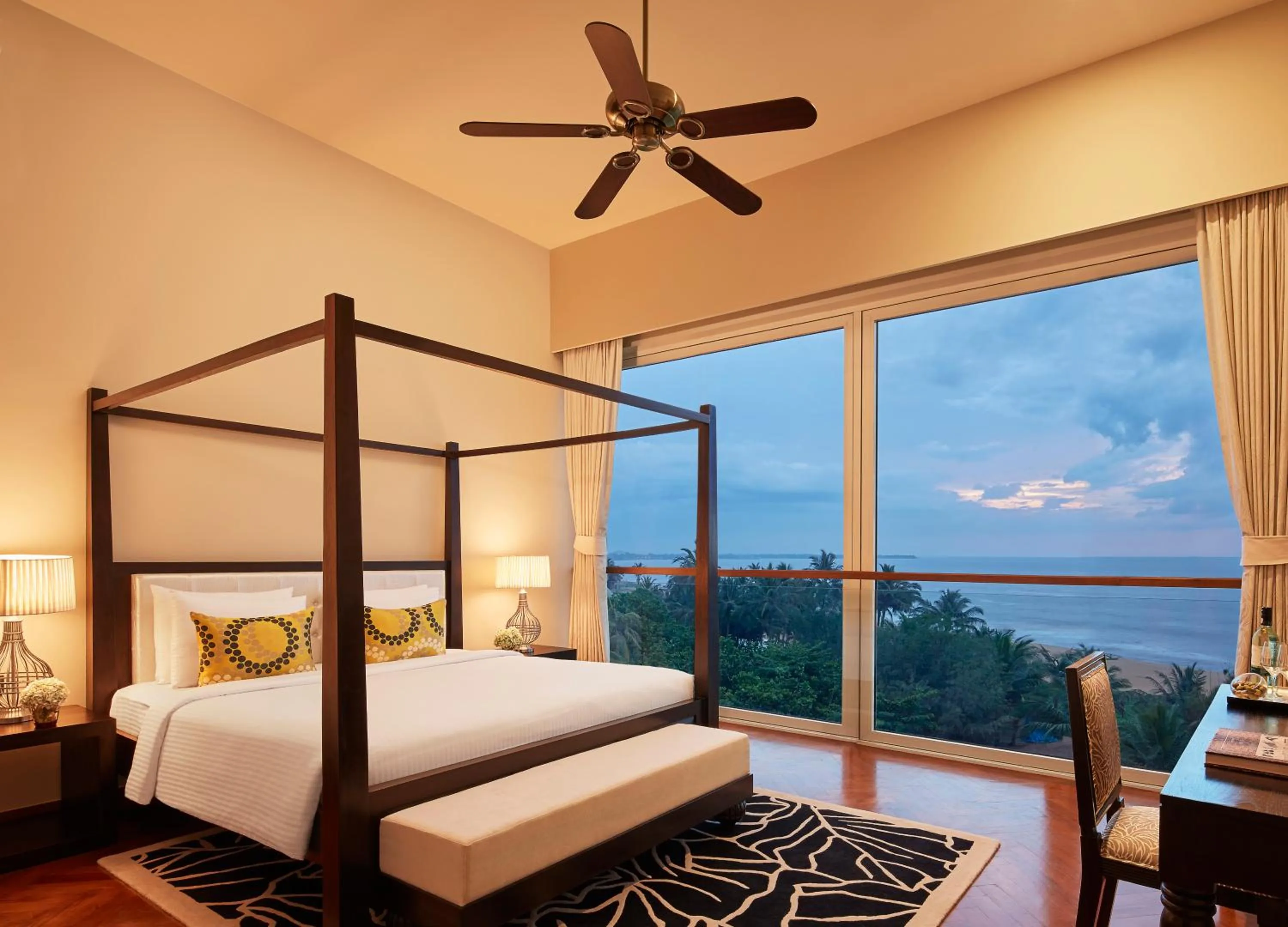 Photo of the whole room, Bed in Sentido Heritance Negombo