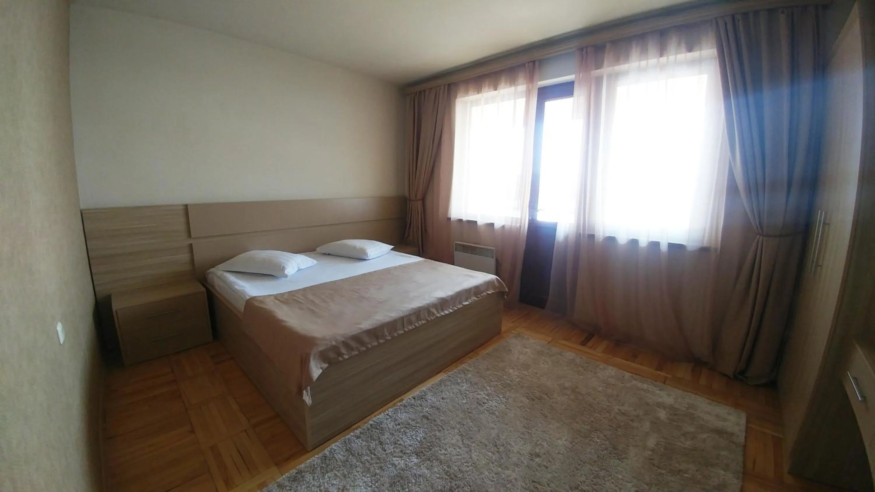 Bedroom, Bed in Cross Apartments and Tours