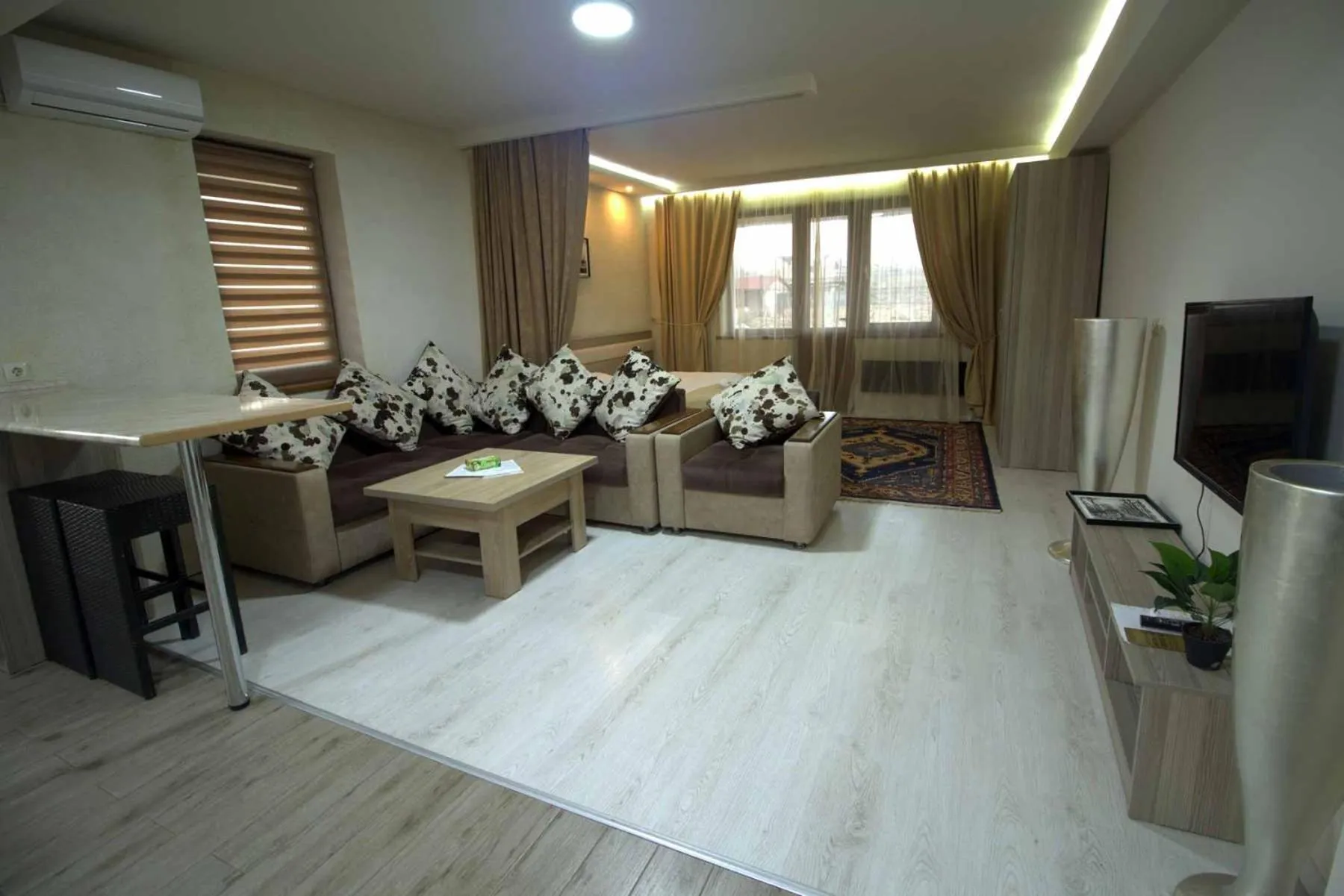 Dining area in Cross Apartments and Tours