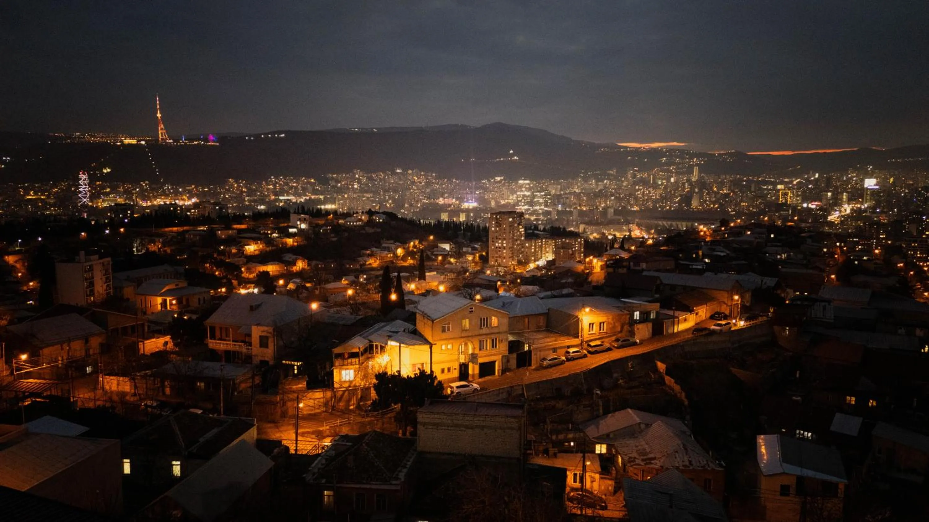 Night in Panorama Hills Apart-Hotel