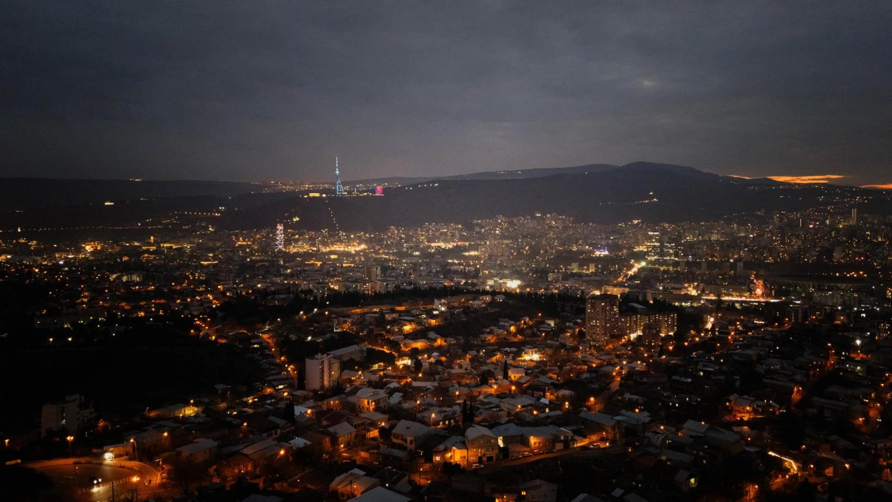 Night in Panorama Hills Apart-Hotel