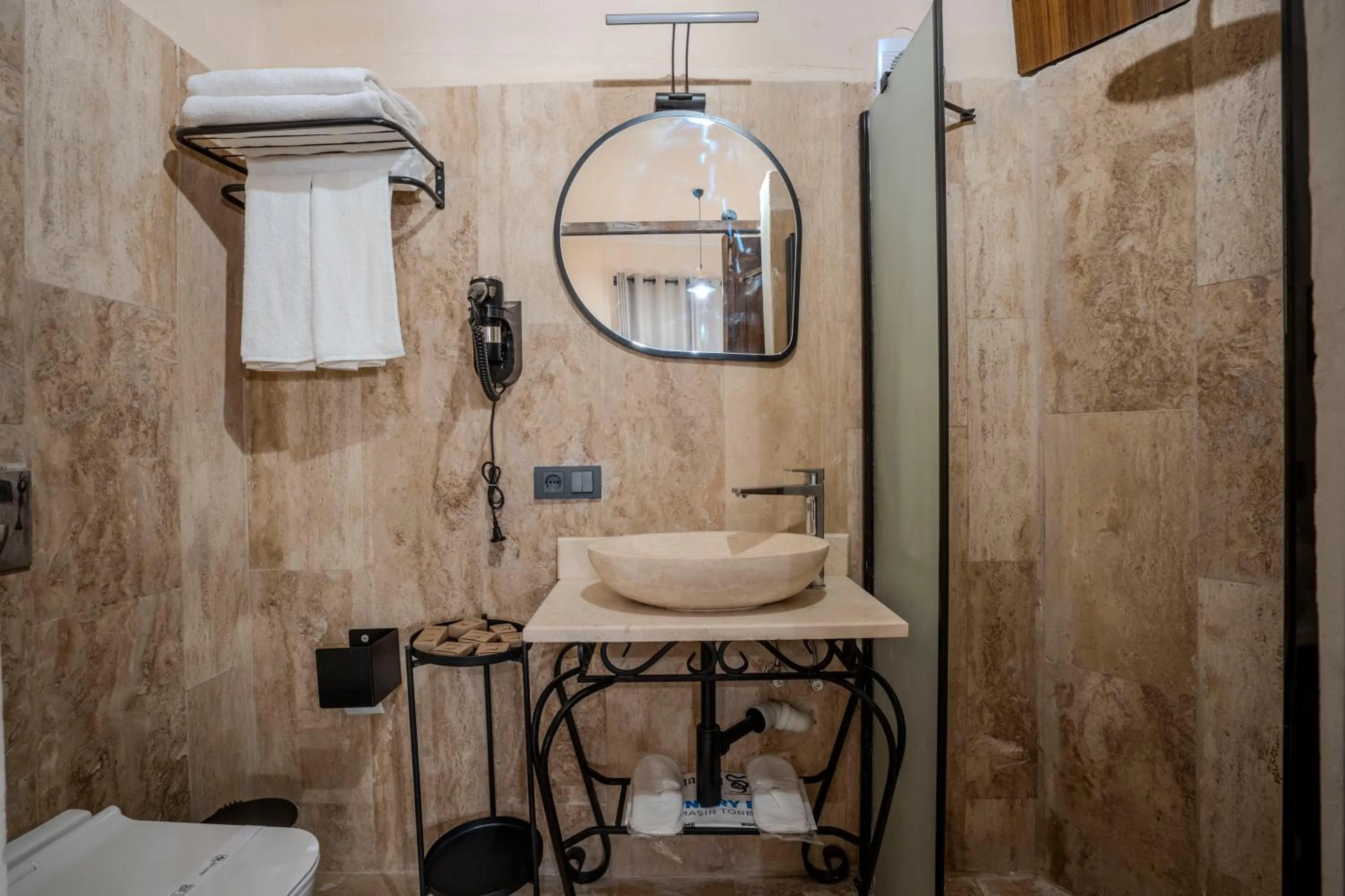 Shower in Maran House Mardin