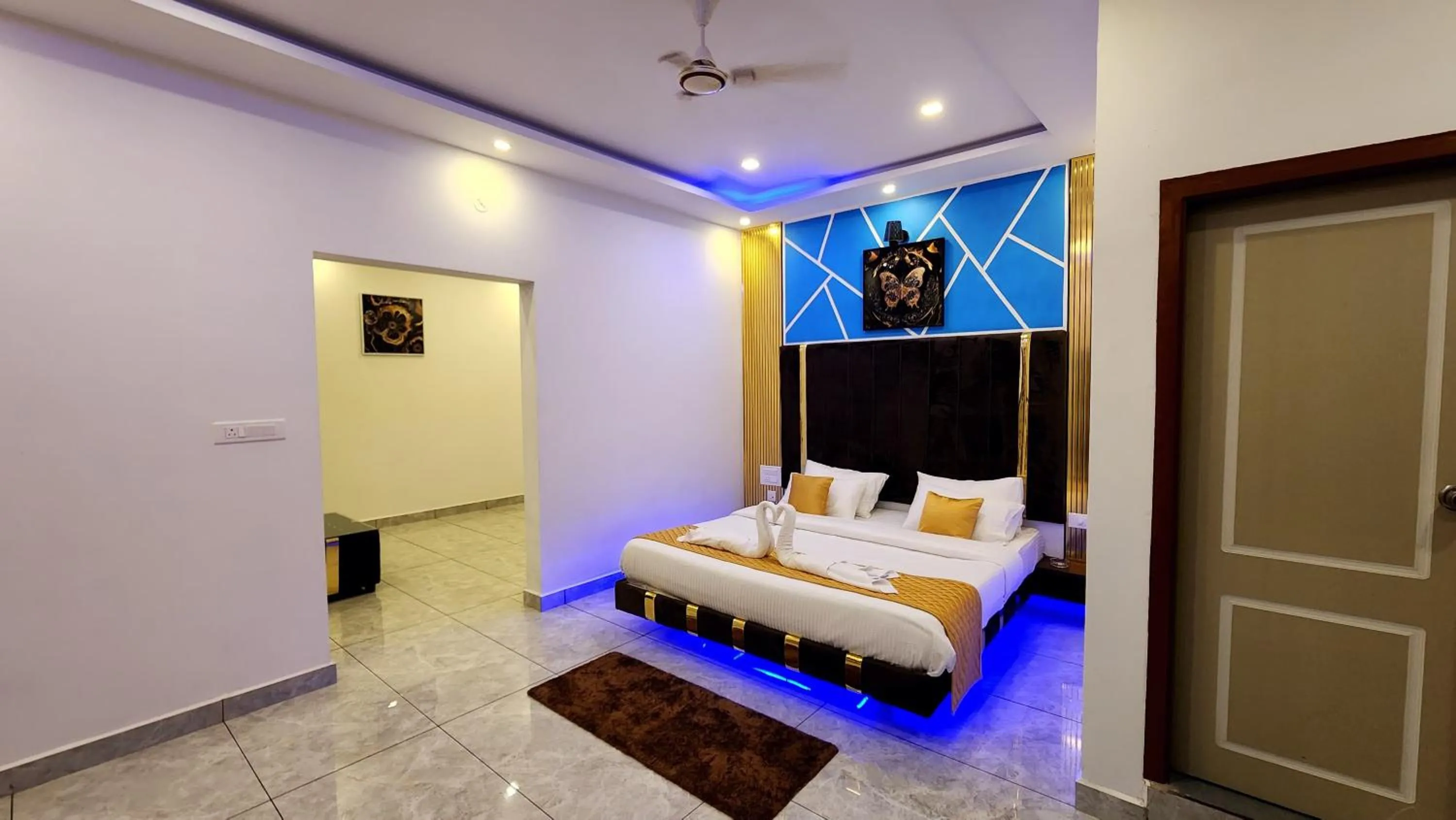 Photo of the whole room, Bed in The Sky Hotel Coorg